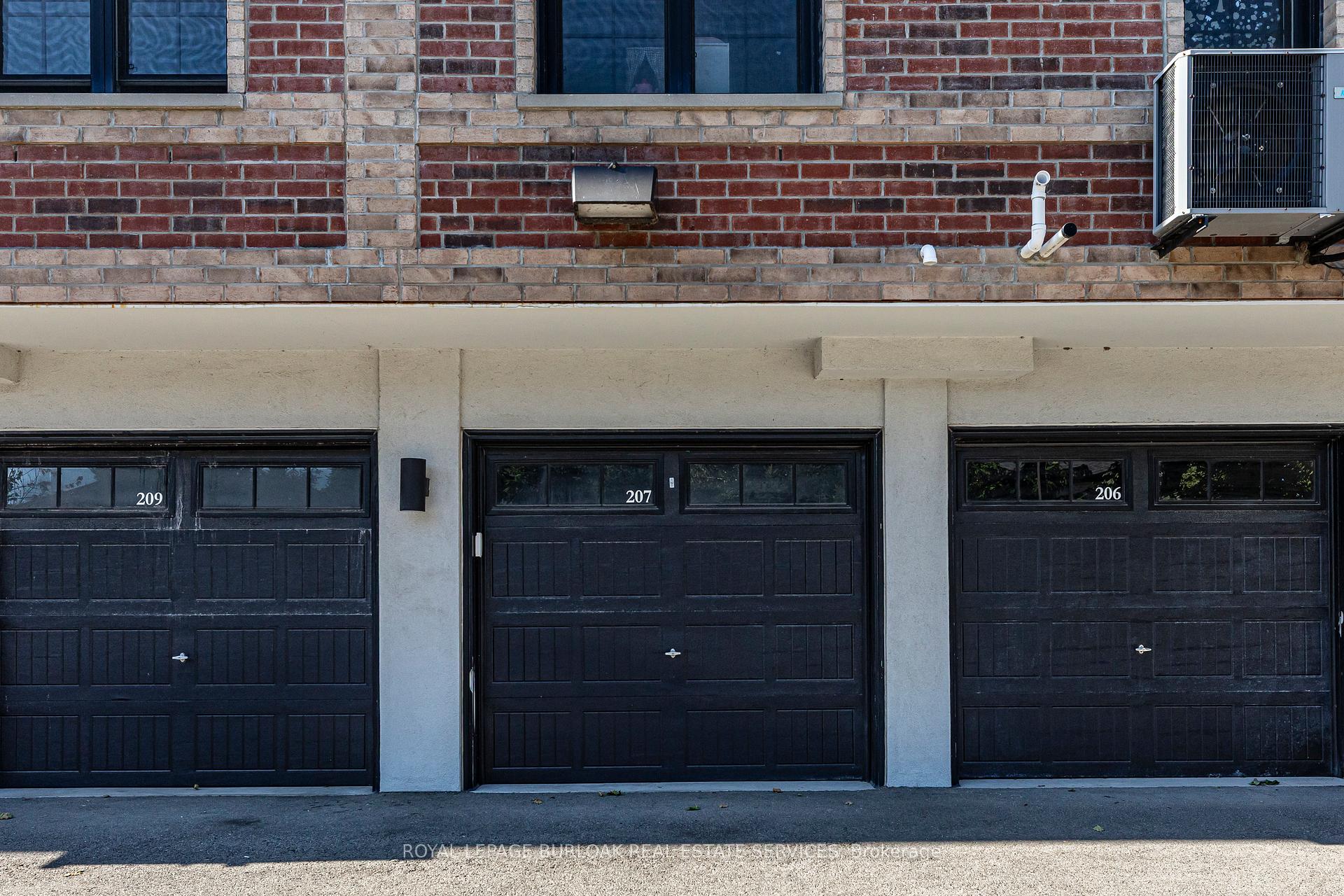 Photo 6 of Unit 207, 760 Lakeshore Road E, Mississauga, Lakeview — HOMEH