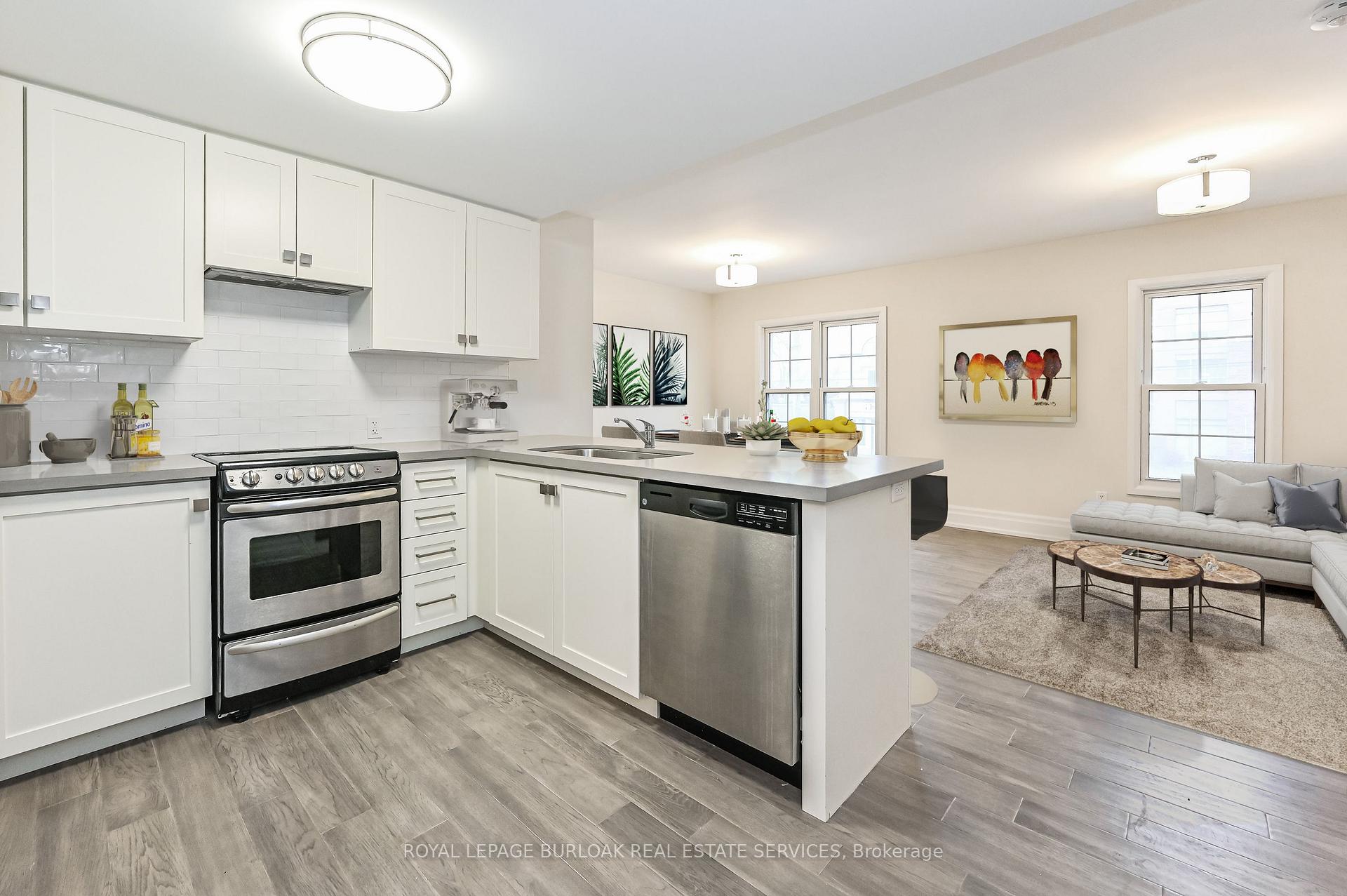 Photo 7 of Unit 207, 760 Lakeshore Road E, Mississauga, Lakeview — HOMEH