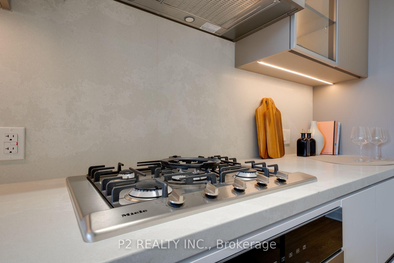 Photo 6 of Unit 409, 2 Forest Hill Road, Toronto, Casa Loma — HOMEH
