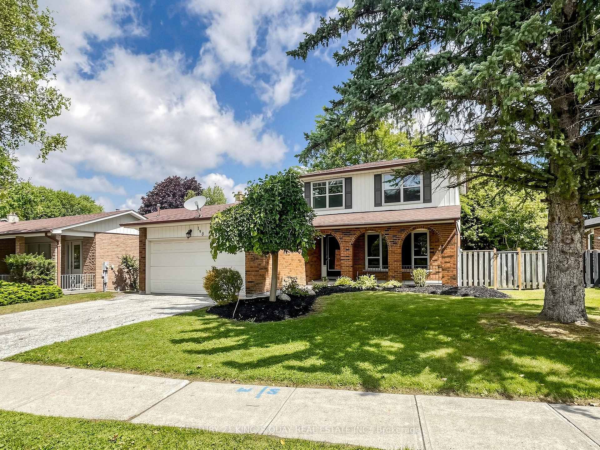 Photo 4 of 193 Alexander Road, Newmarket, Gorham-College Manor — HOMEH