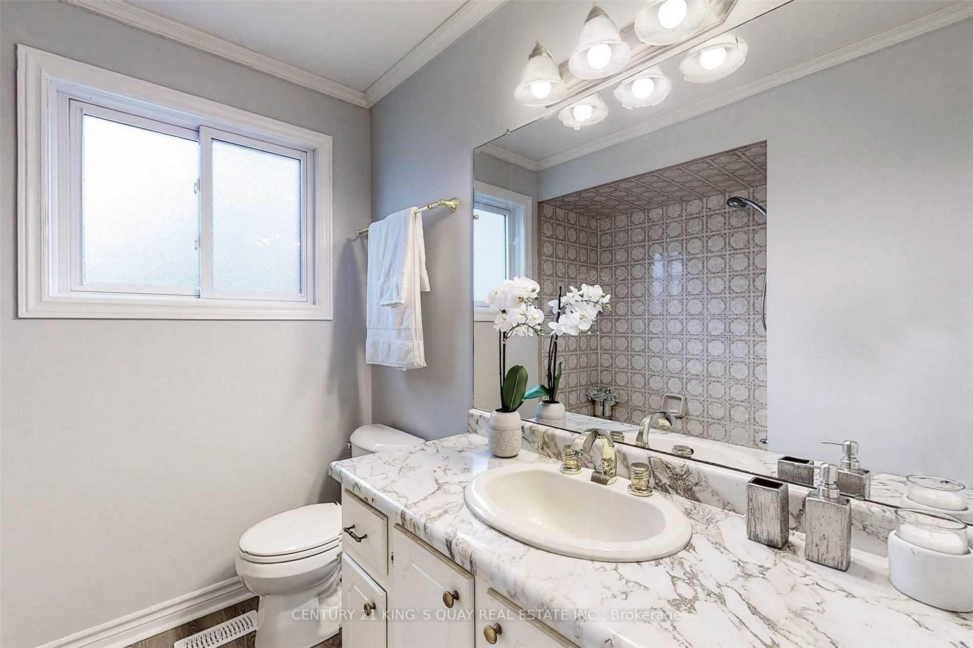 Photo 32 of 193 Alexander Road, Newmarket, Gorham-College Manor — HOMEH