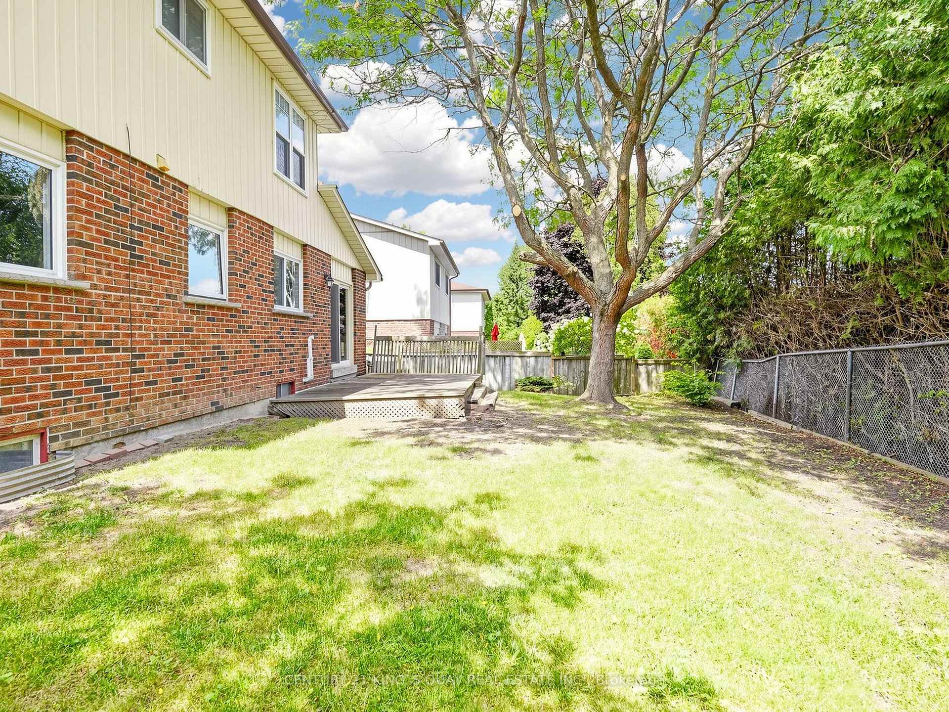 Photo 39 of 193 Alexander Road, Newmarket, Gorham-College Manor — HOMEH