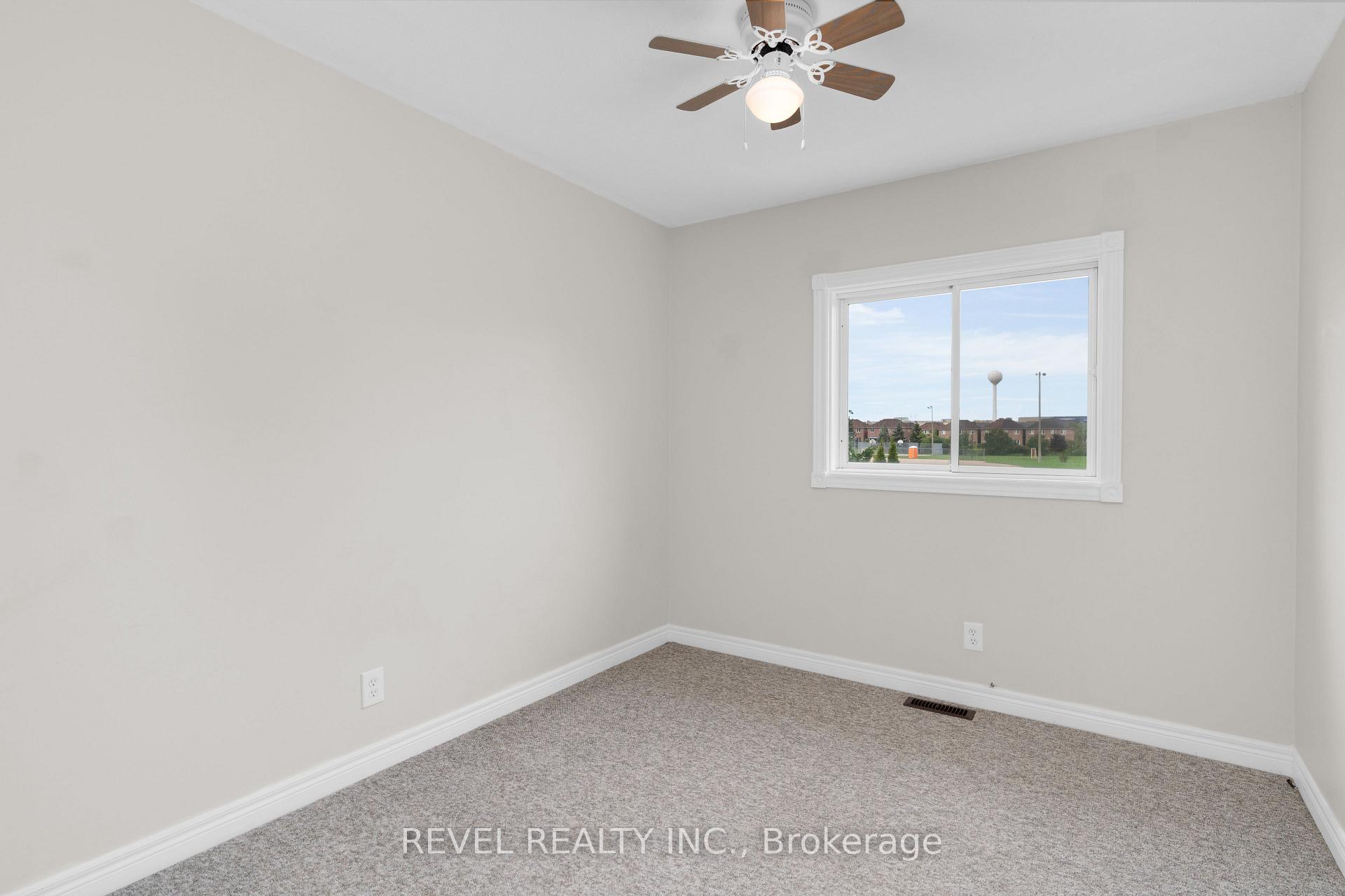 Photo 18 of 58 Michael Crescent, Barrie, East Bayfield — HOMEH