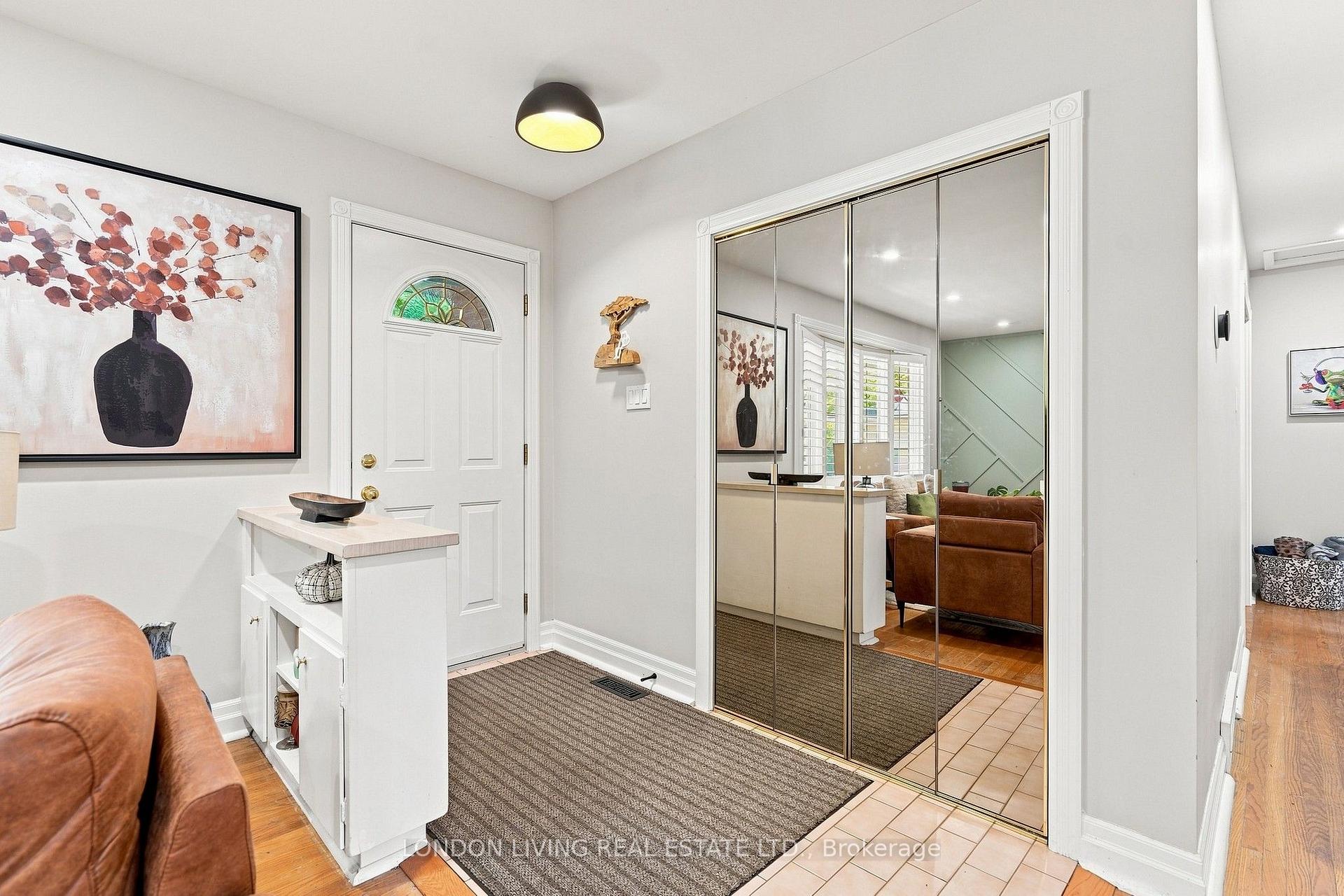 Photo 4 of 7 Glenburnie Crescent, London, North H — HOMEH