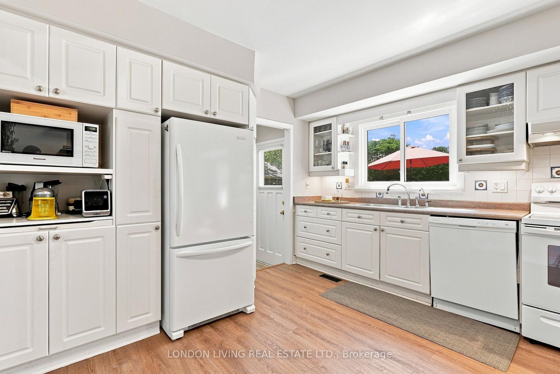 Photo 12 of 7 Glenburnie Crescent, London, North H — HOMEH