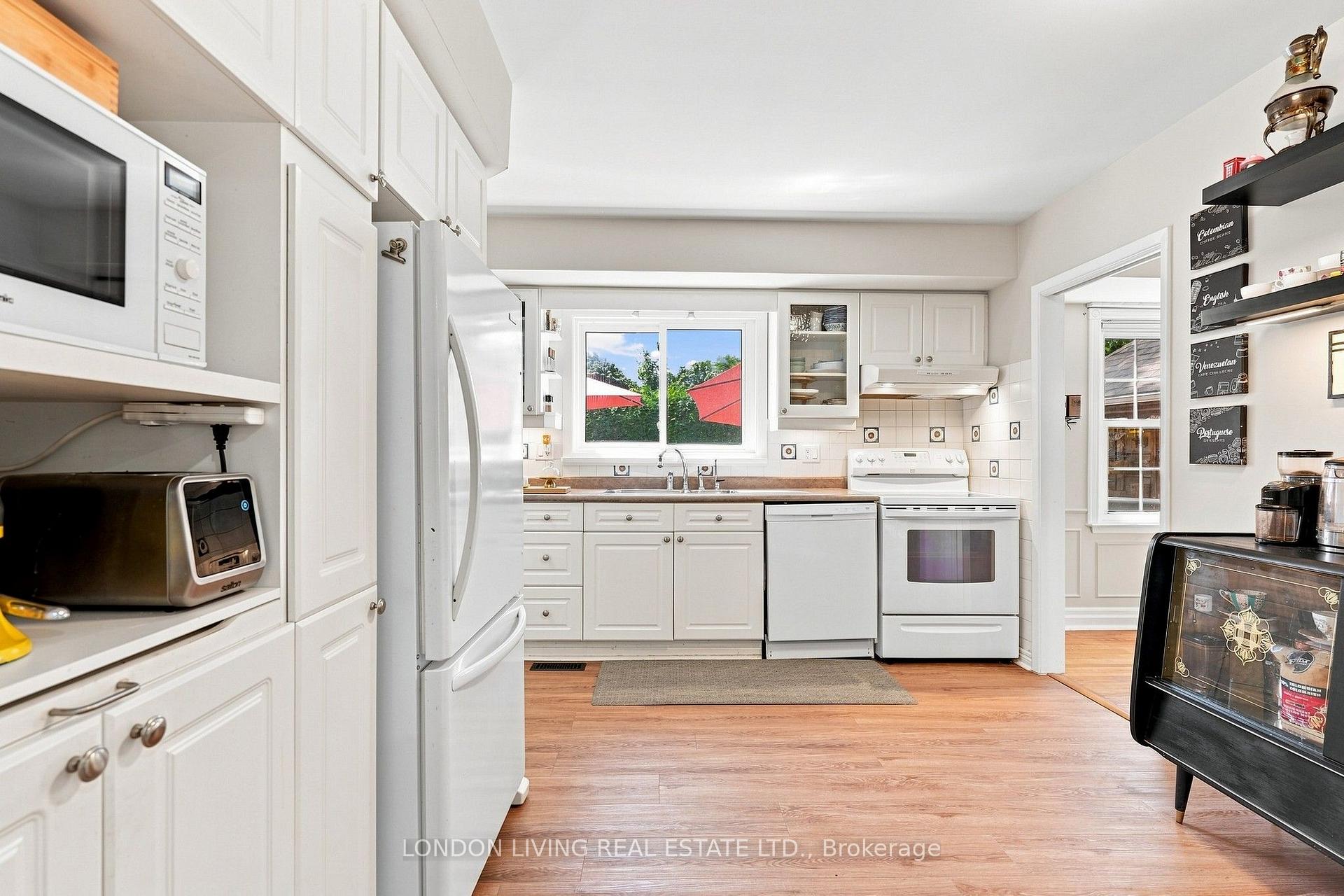 Photo 13 of 7 Glenburnie Crescent, London, North H — HOMEH