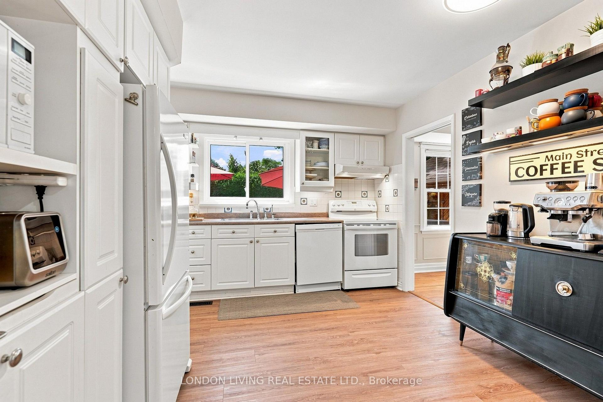 Photo 14 of 7 Glenburnie Crescent, London, North H — HOMEH