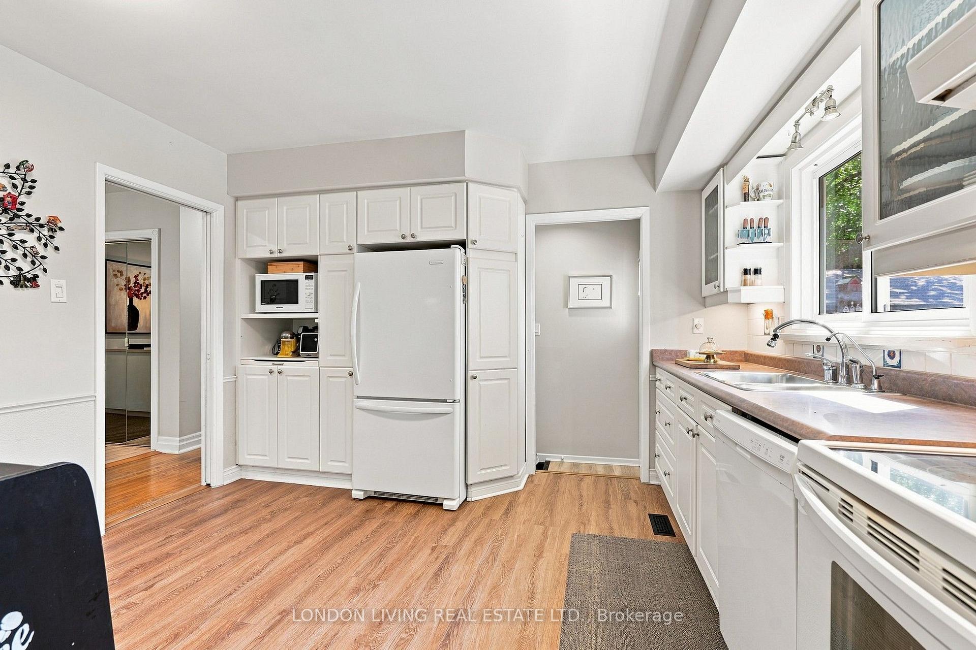 Photo 15 of 7 Glenburnie Crescent, London, North H — HOMEH