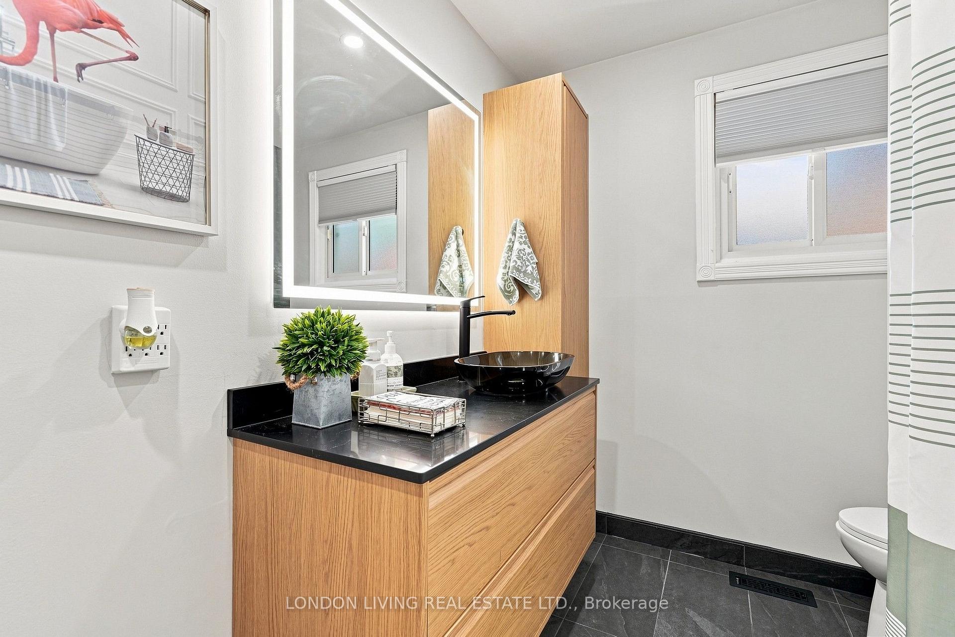 Photo 24 of 7 Glenburnie Crescent, London, North H — HOMEH
