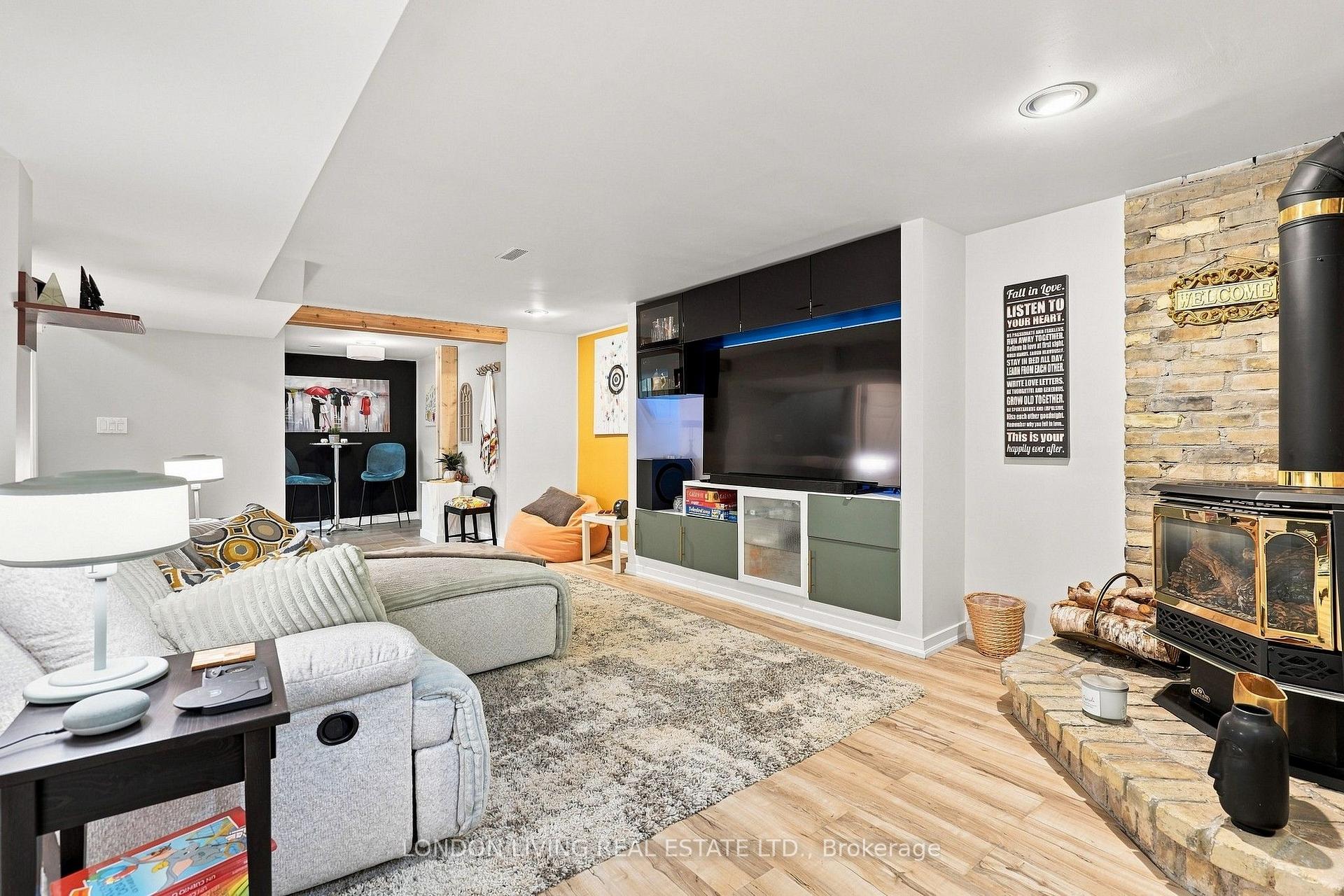 Photo 27 of 7 Glenburnie Crescent, London, North H — HOMEH