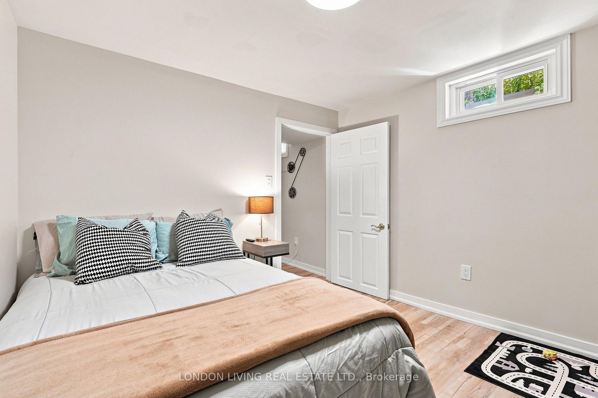 Photo 29 of 7 Glenburnie Crescent, London, North H — HOMEH