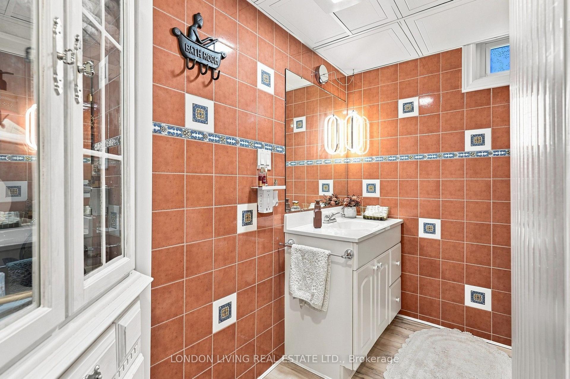Photo 31 of 7 Glenburnie Crescent, London, North H — HOMEH
