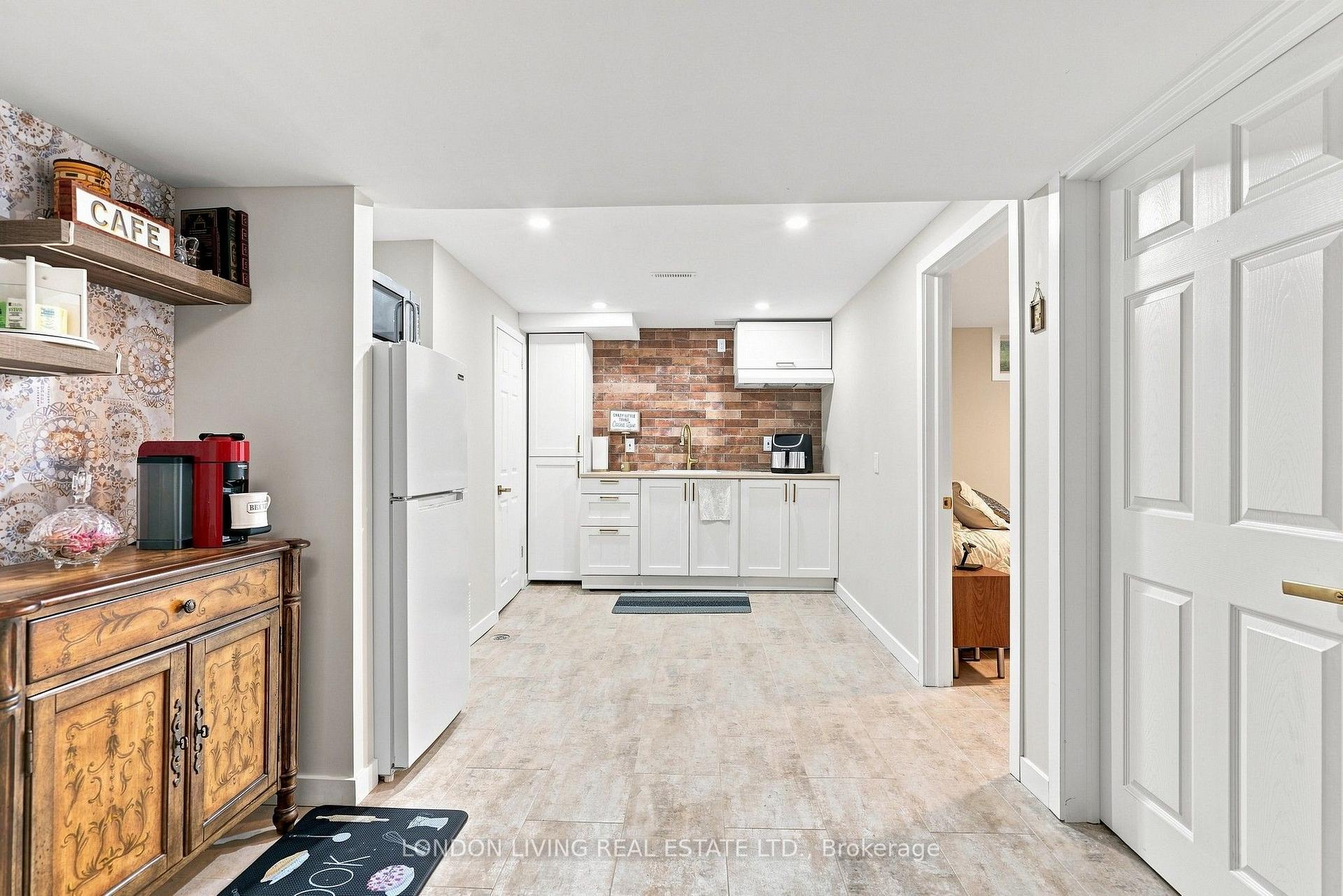 Photo 33 of 7 Glenburnie Crescent, London, North H — HOMEH
