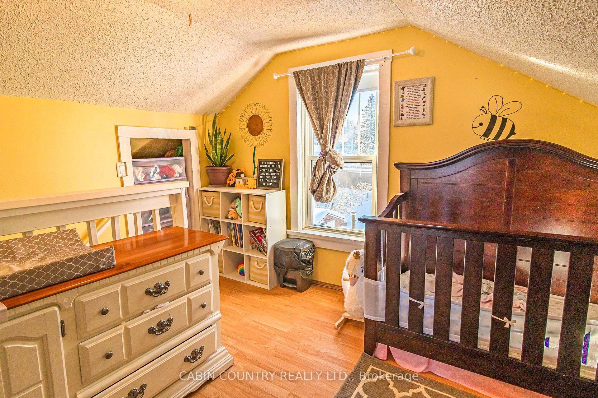 Photo 8 of 1405 Pearl Avenue, Kenora, Lakeside — HOMEH