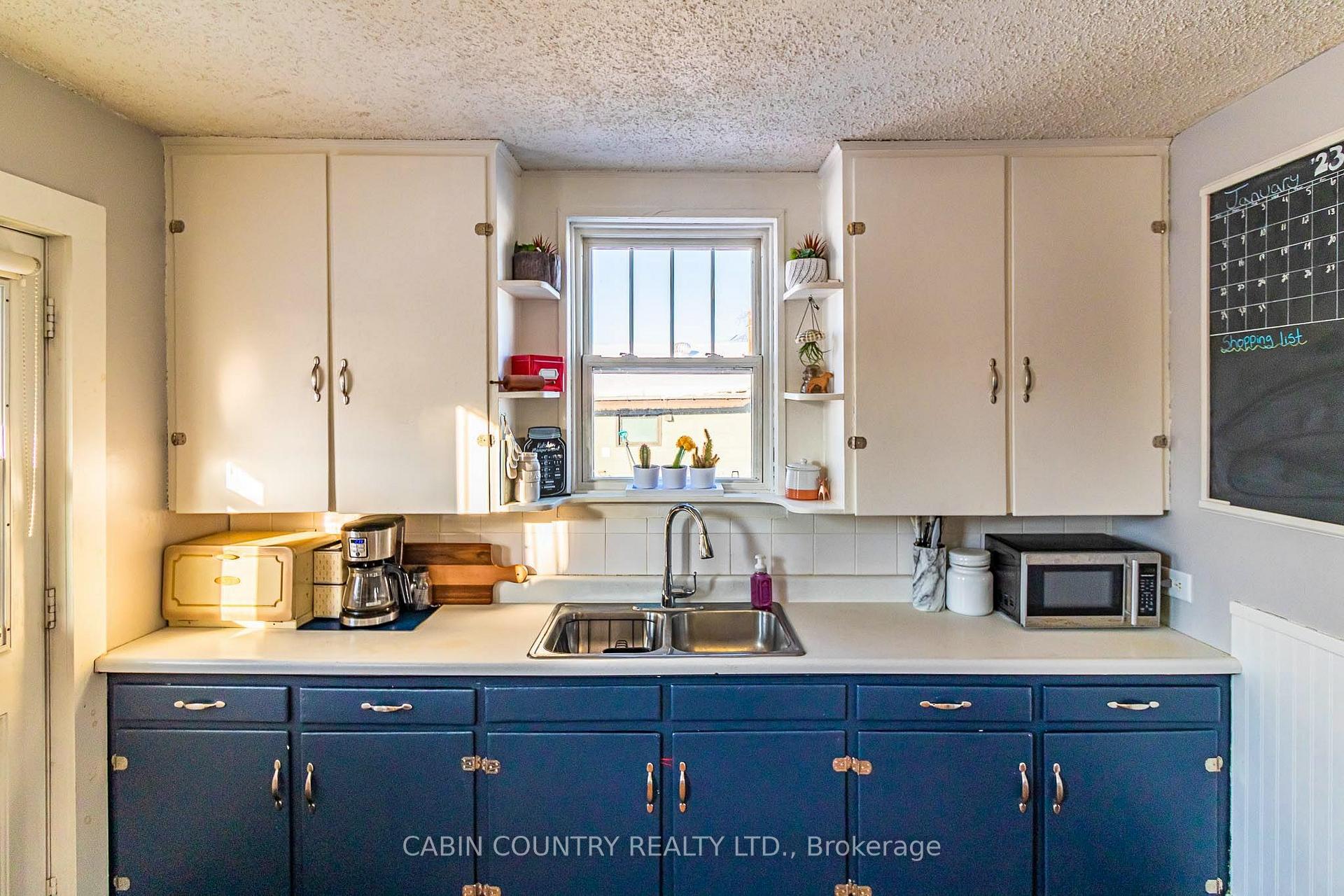 Photo 17 of 1405 Pearl Avenue, Kenora, Lakeside — HOMEH