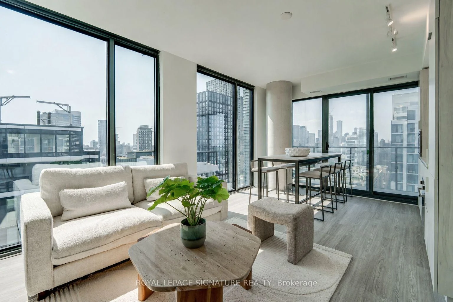 Photo 2 of Unit 3203, 47 Mutual Street, Toronto, Church-Yonge Corridor — HOMEH