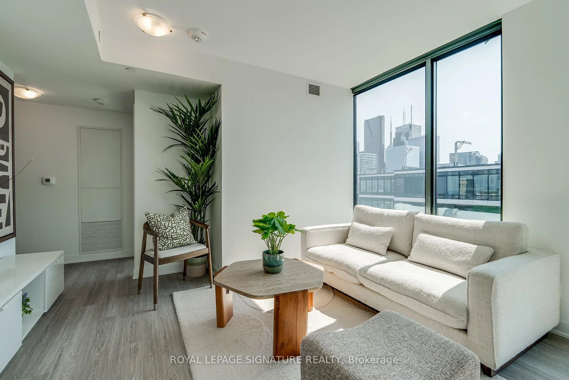 Photo 4 of Unit 3203, 47 Mutual Street, Toronto, Church-Yonge Corridor — HOMEH