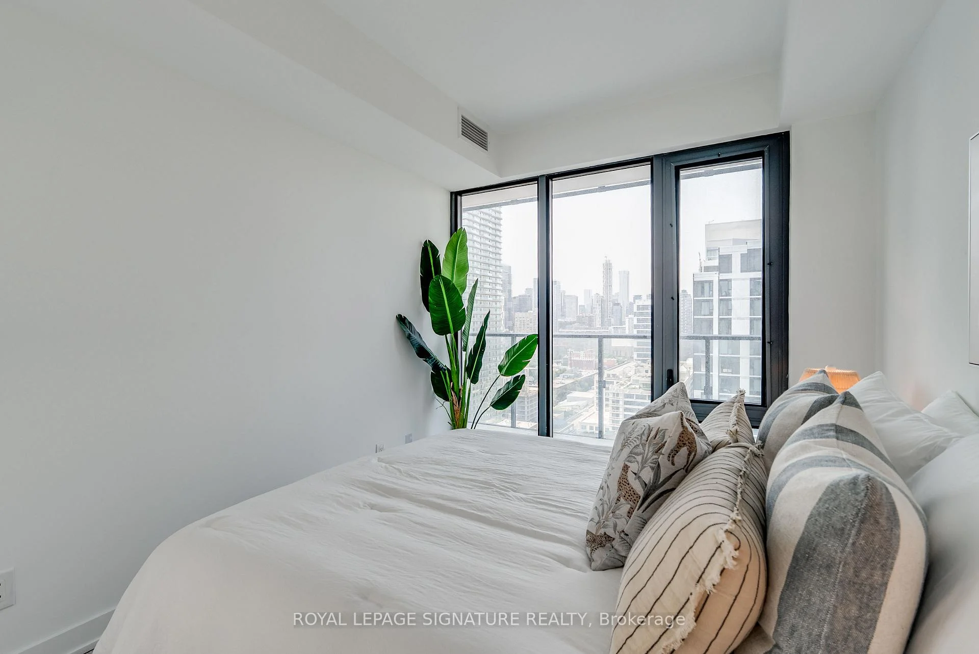 Photo 23 of Unit 3203, 47 Mutual Street, Toronto, Church-Yonge Corridor — HOMEH