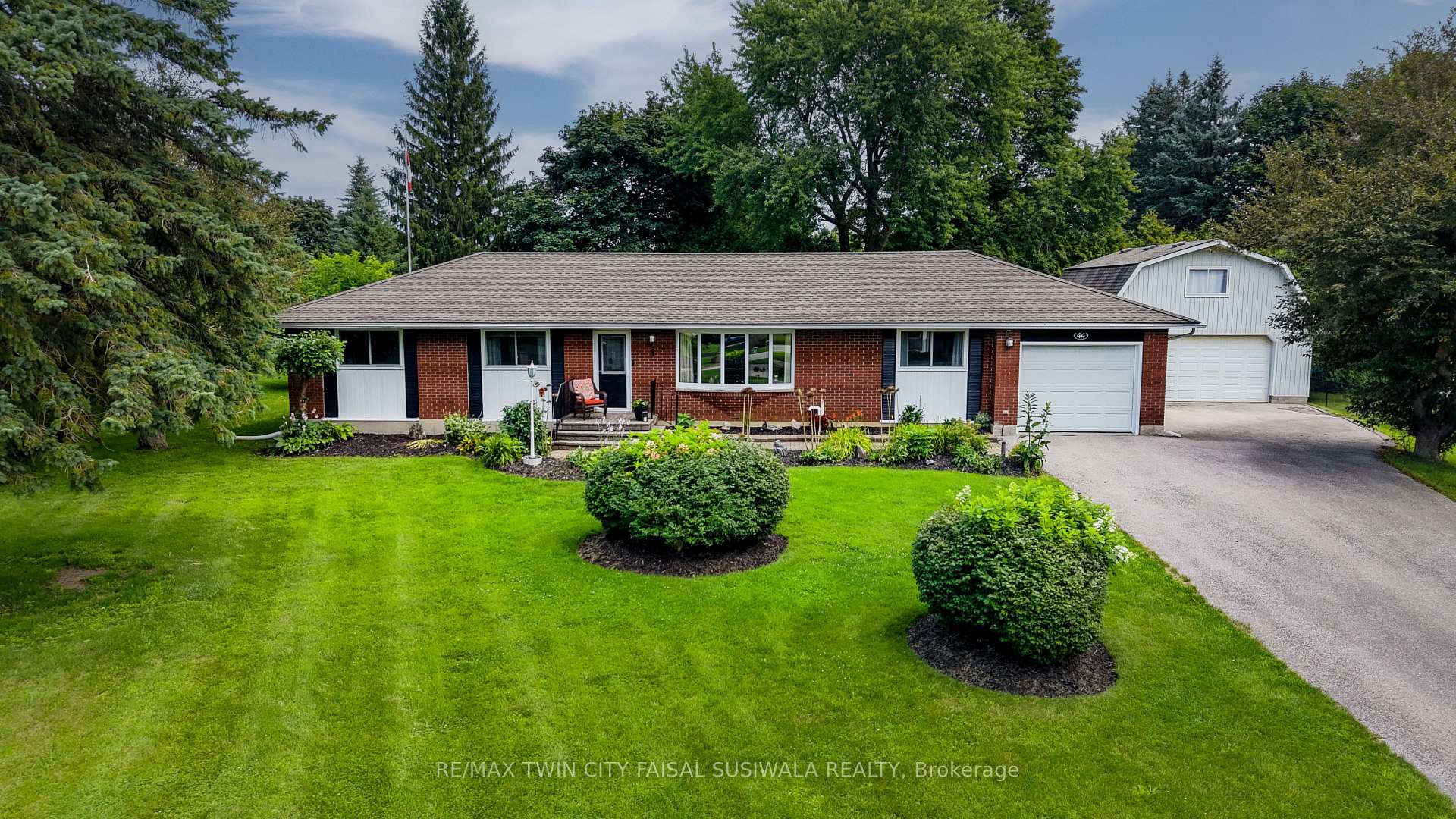 Photo 1 of 44 Oakwood Drive, Cambridge, Preston North — HOMEH