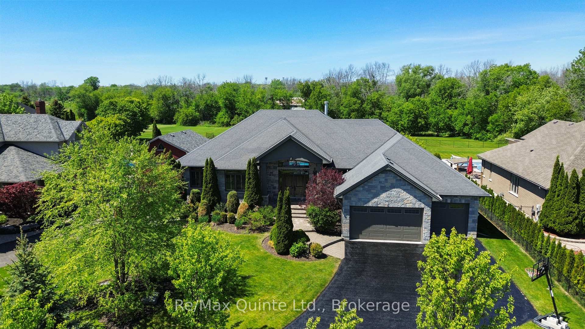 Photo 2 of 54 Settlers Landing Drive, Quinte West, Sidney Ward — HOMEH