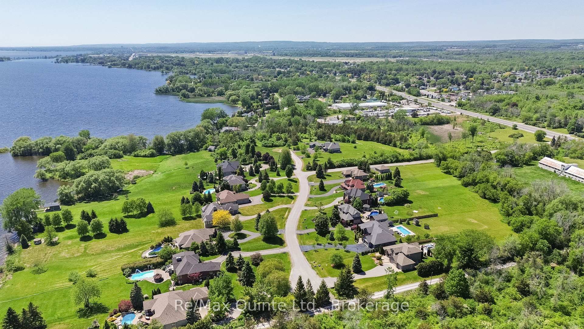 Photo 12 of 54 Settlers Landing Drive, Quinte West, Sidney Ward — HOMEH