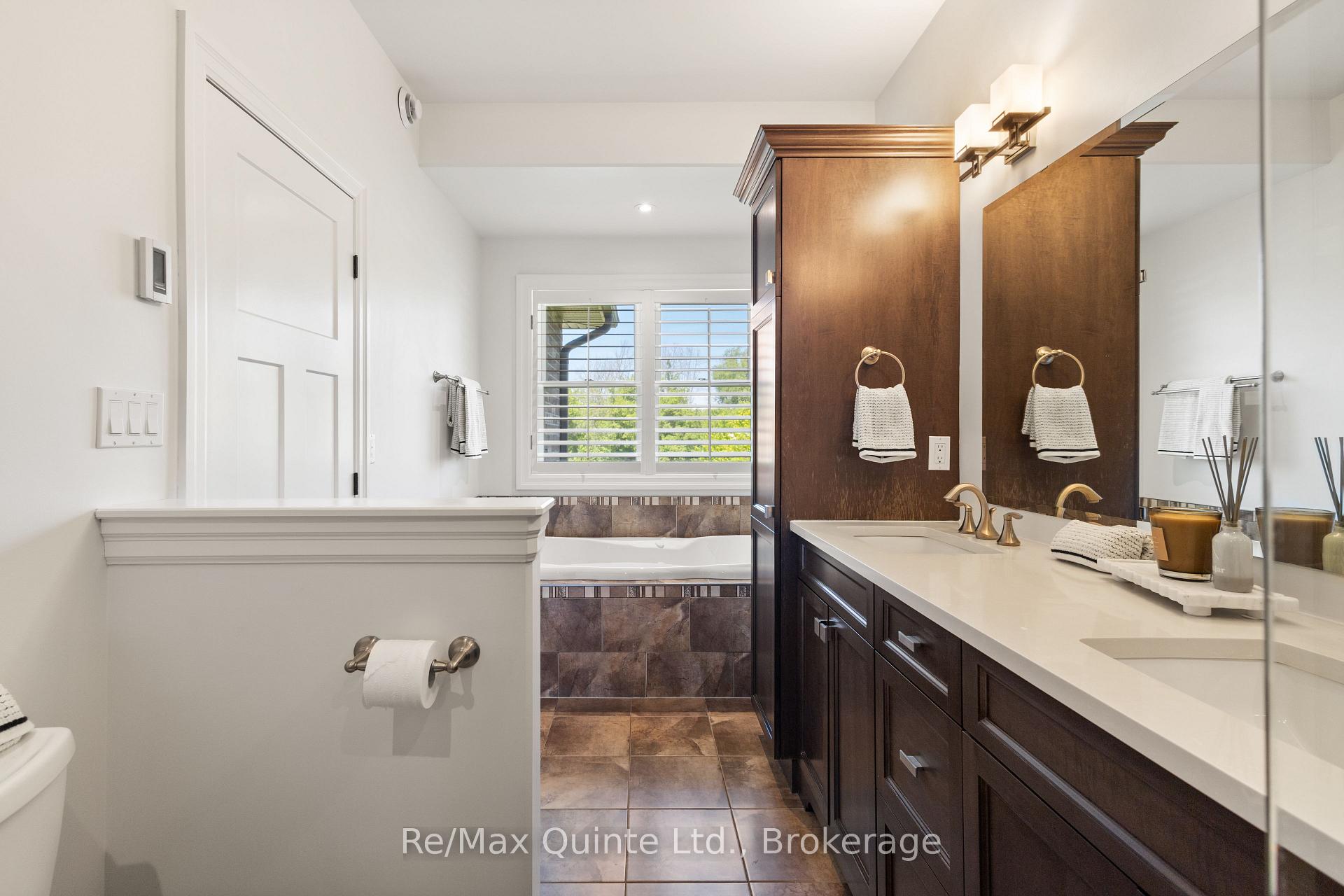 Photo 29 of 54 Settlers Landing Drive, Quinte West, Sidney Ward — HOMEH