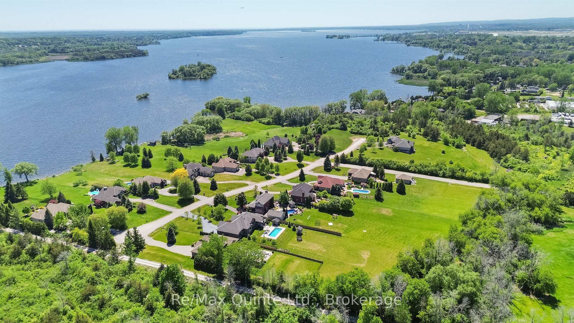 Photo 48 of 54 Settlers Landing Drive, Quinte West, Sidney Ward — HOMEH