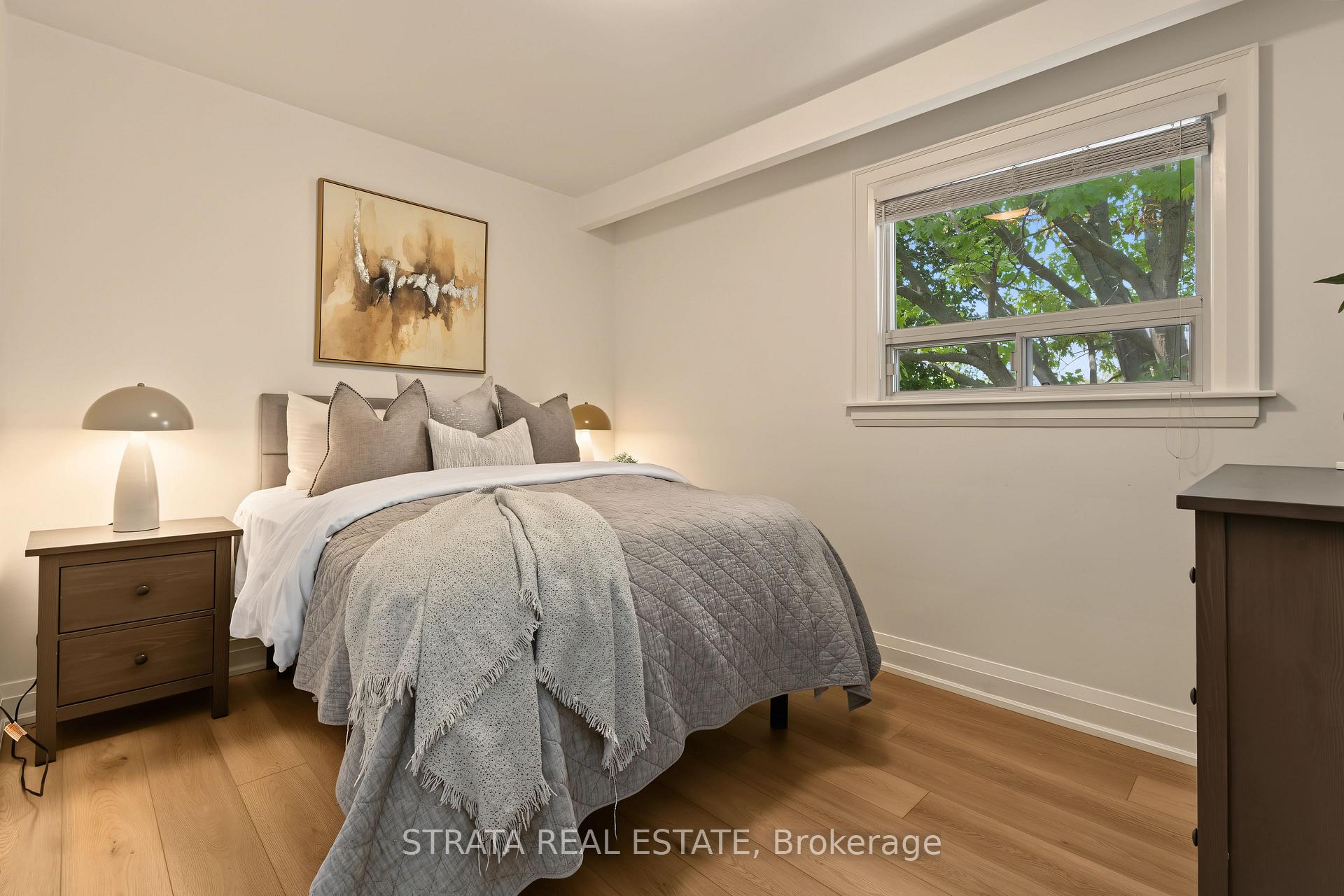 Photo 21 of 36 Hawthorne Road, Etobicoke, Kingsview Village-The Westway — HOMEH