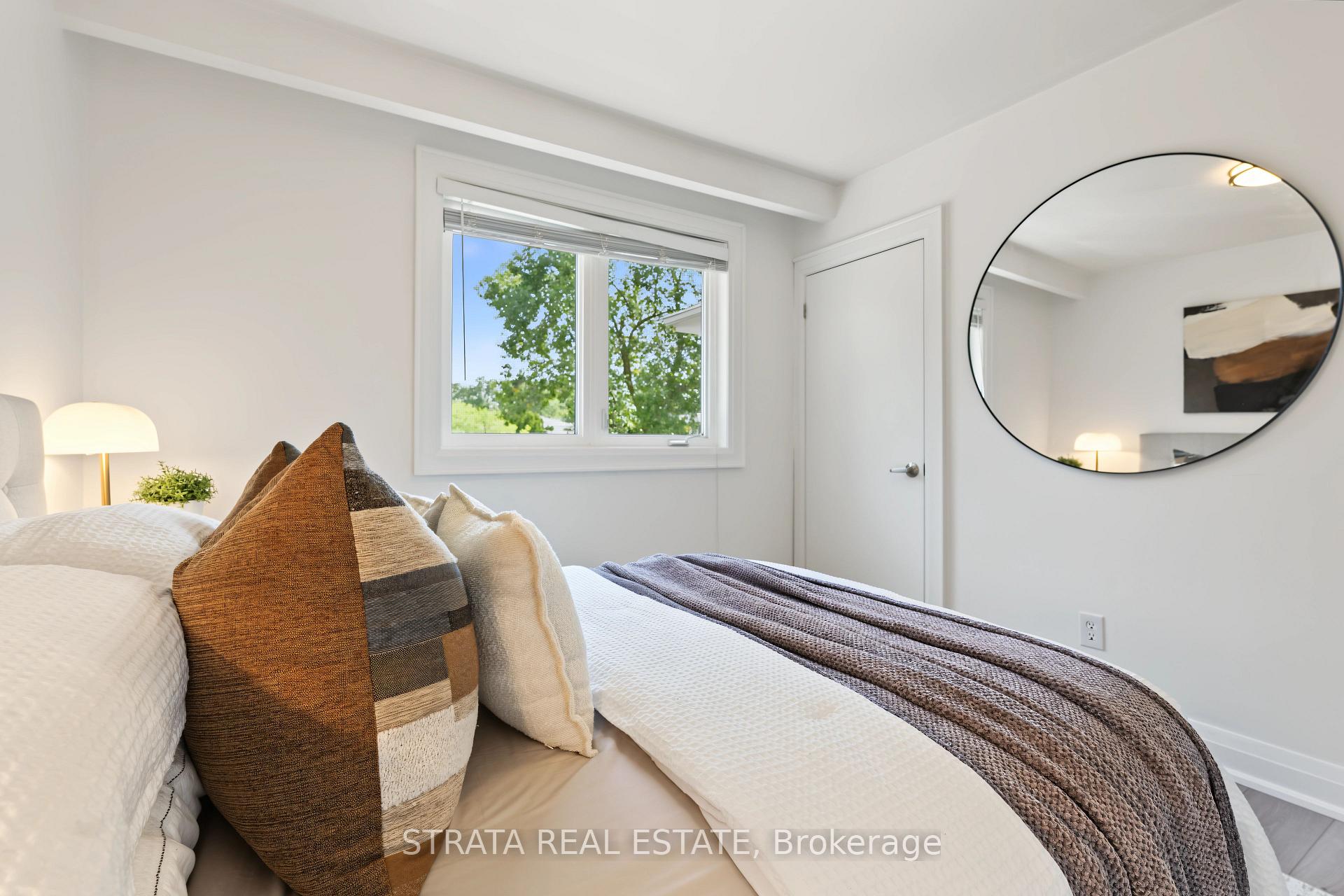 Photo 30 of 36 Hawthorne Road, Etobicoke, Kingsview Village-The Westway — HOMEH