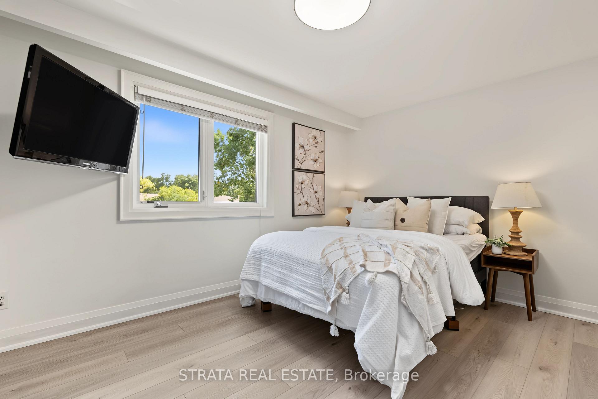 Photo 33 of 36 Hawthorne Road, Etobicoke, Kingsview Village-The Westway — HOMEH
