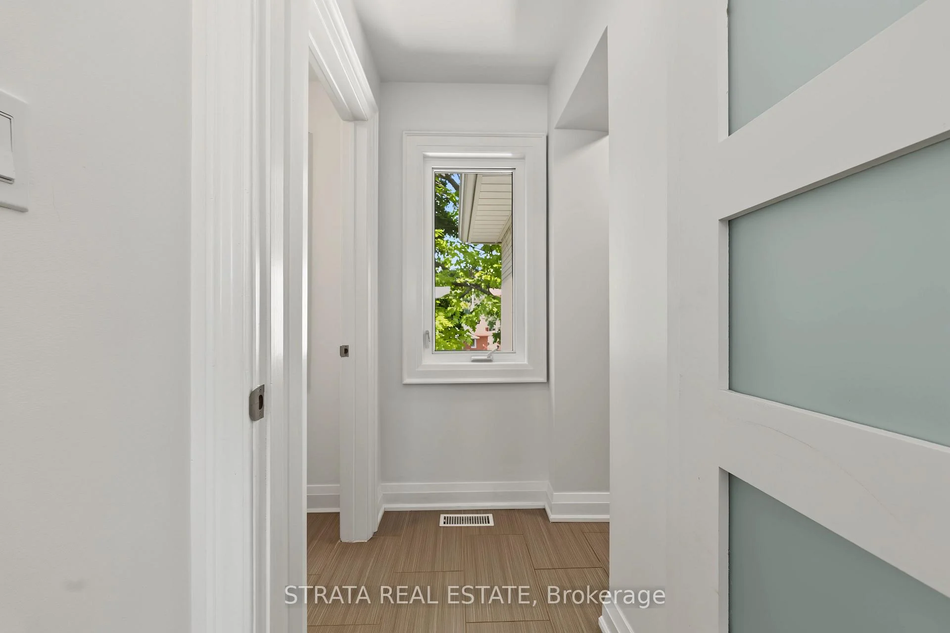 Photo 11 of 36 Hawthorne Road, Etobicoke, Kingsview Village-The Westway — HOMEH