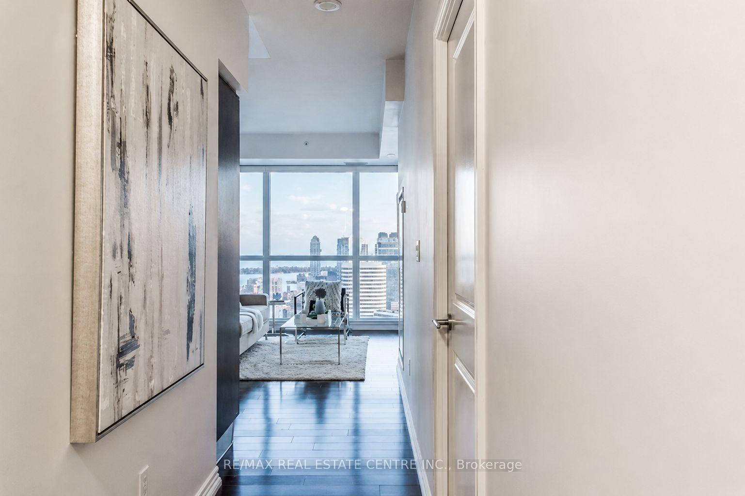 Photo 2 of Unit 5007, 386 Yonge Street, Toronto, Bay Street Corridor — HOMEH