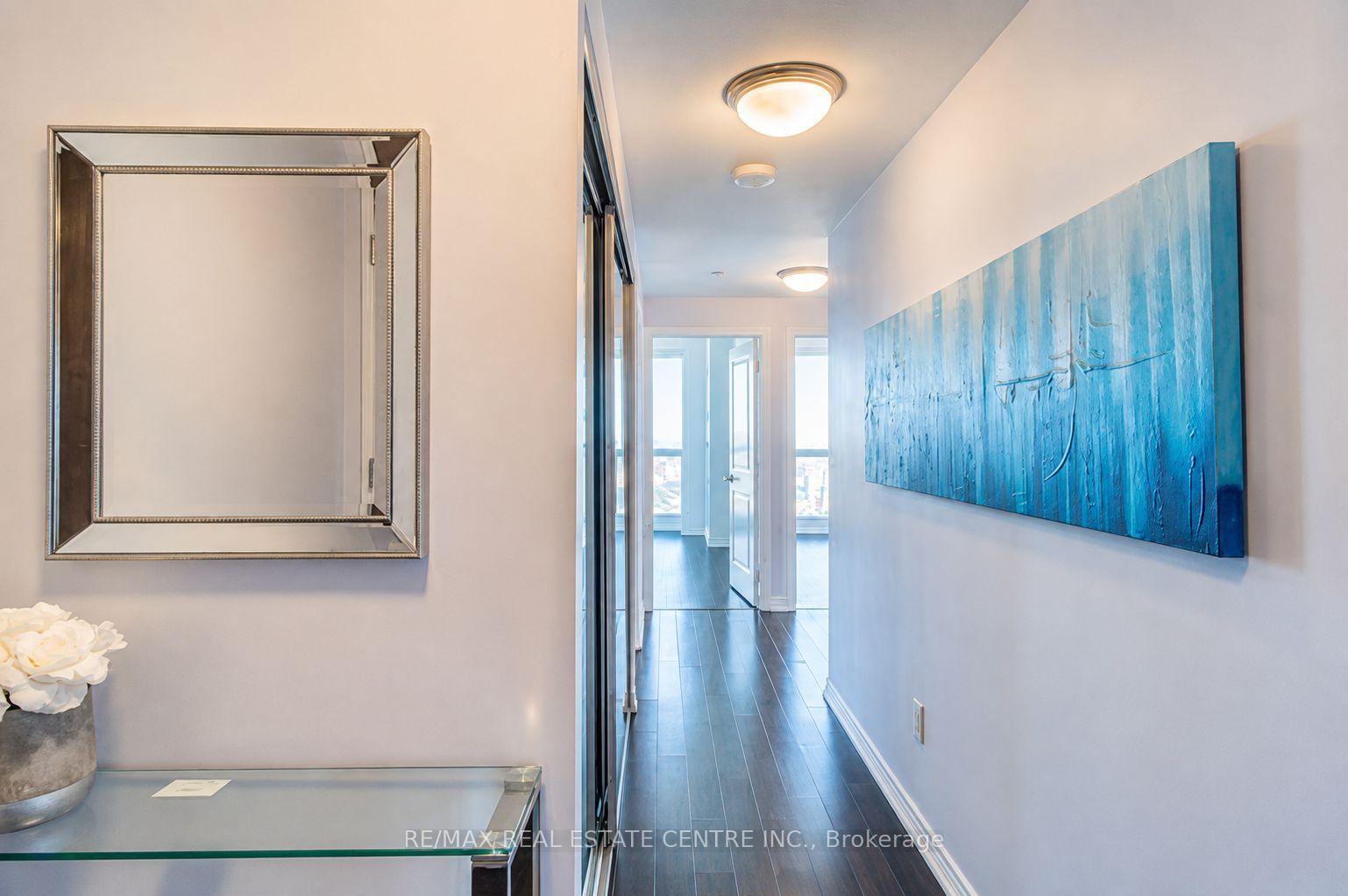 Photo 3 of Unit 5007, 386 Yonge Street, Toronto, Bay Street Corridor — HOMEH