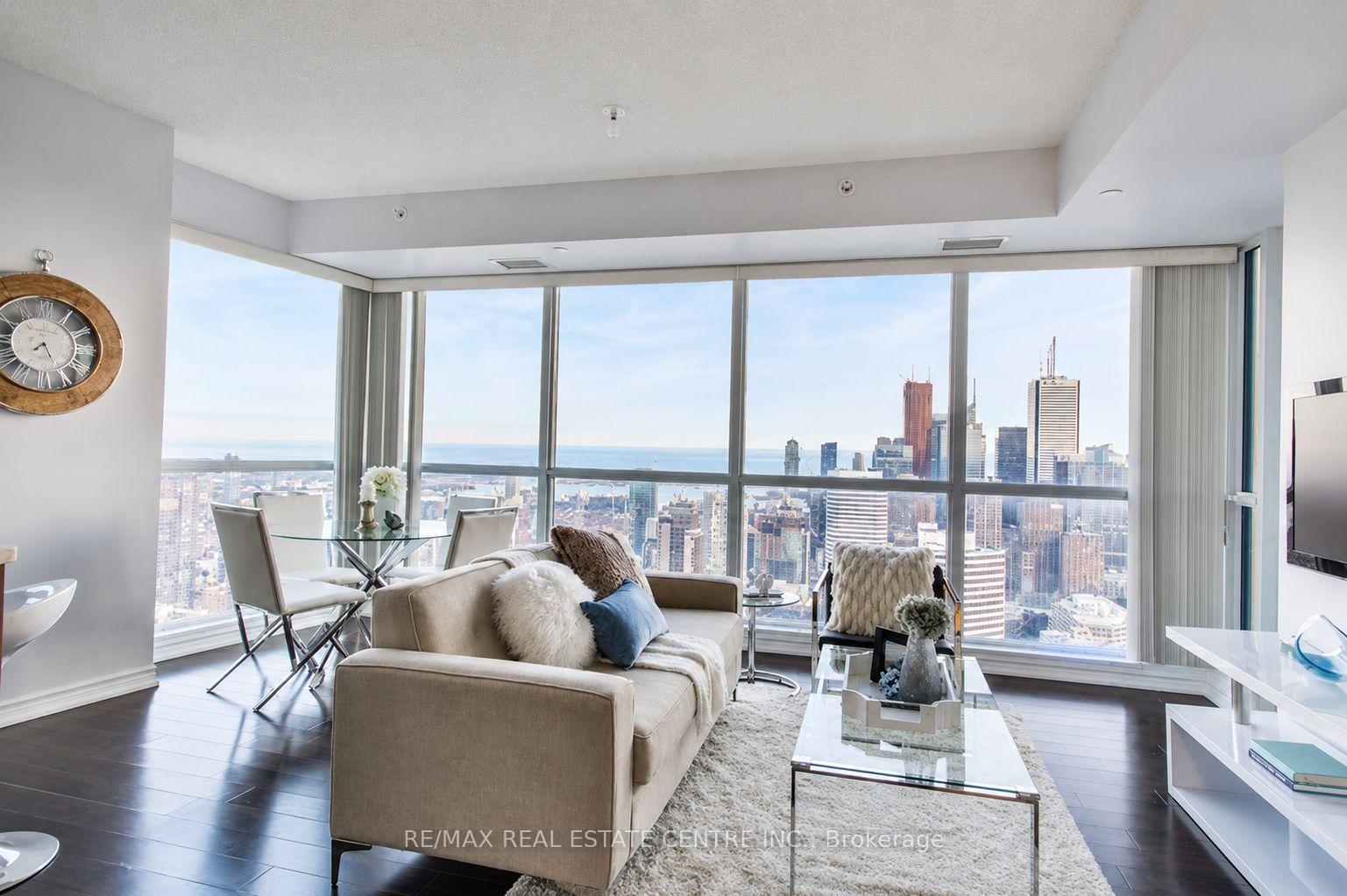 Photo 5 of Unit 5007, 386 Yonge Street, Toronto, Bay Street Corridor — HOMEH