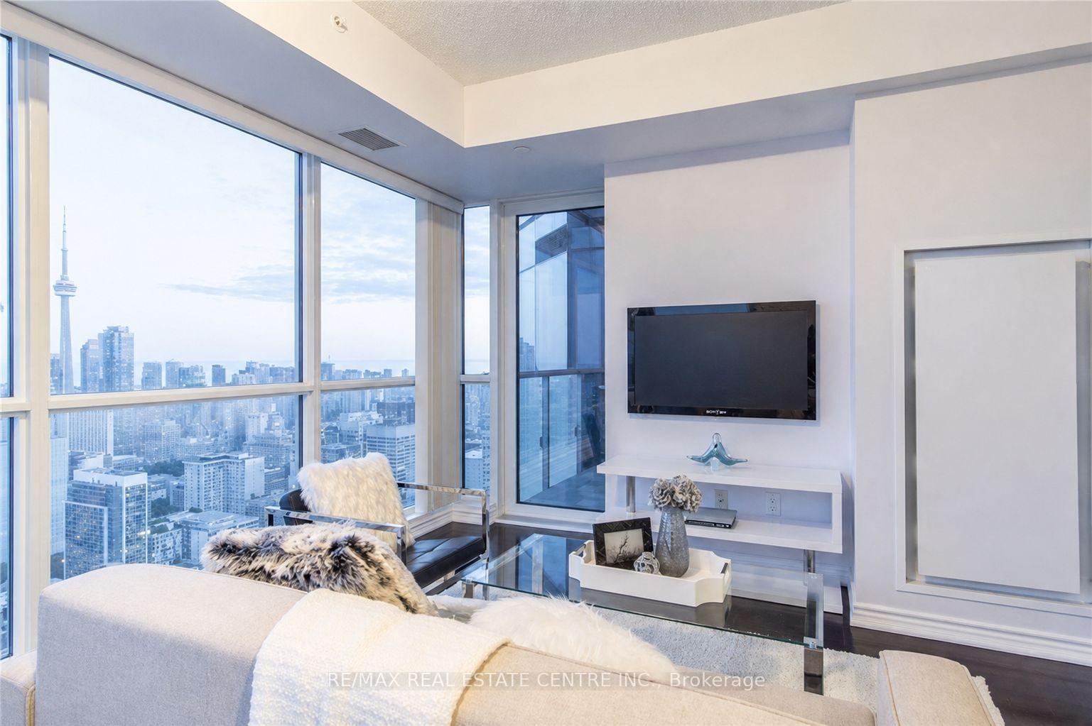 Photo 9 of Unit 5007, 386 Yonge Street, Toronto, Bay Street Corridor — HOMEH