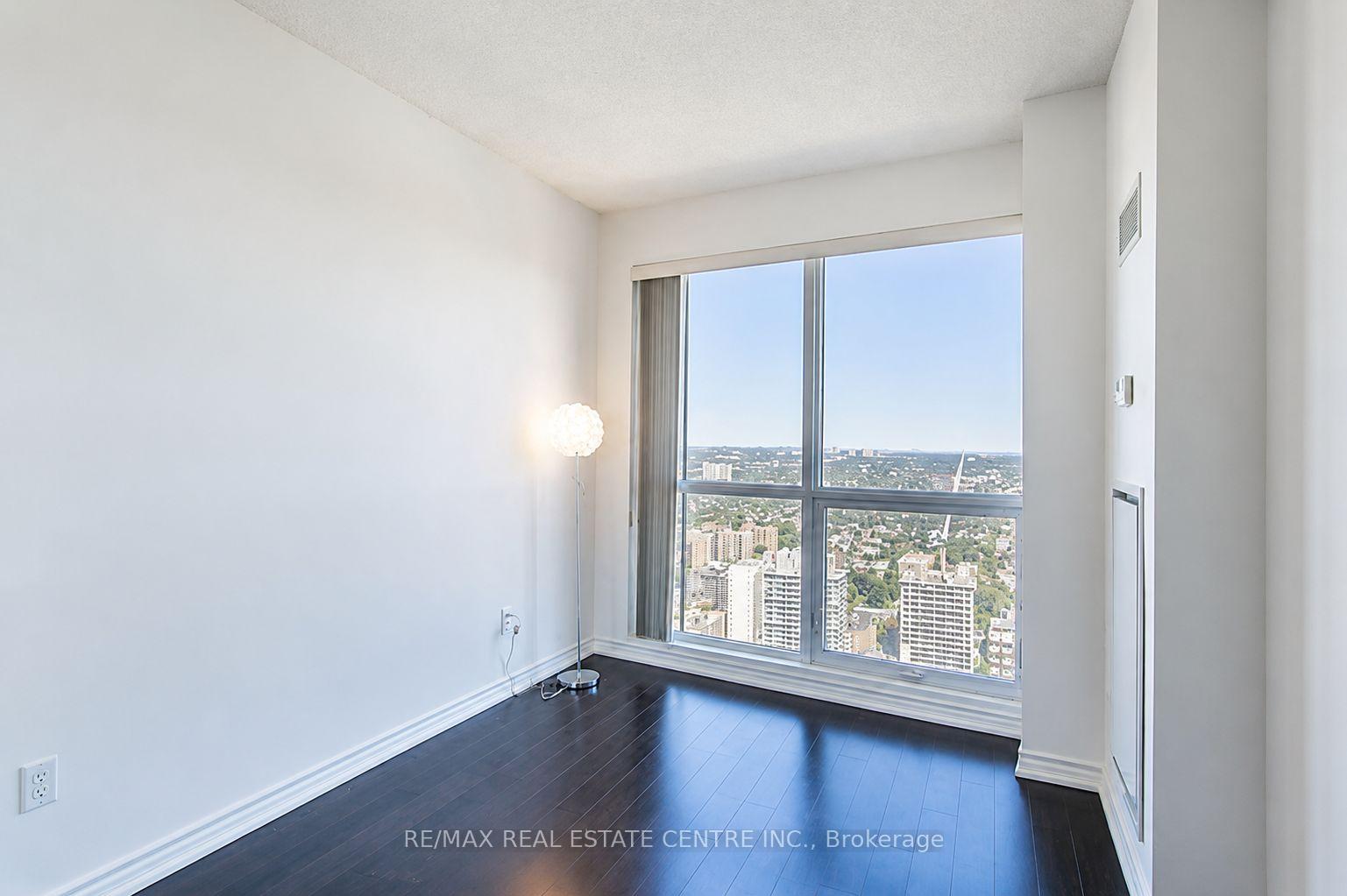 Photo 14 of Unit 5007, 386 Yonge Street, Toronto, Bay Street Corridor — HOMEH