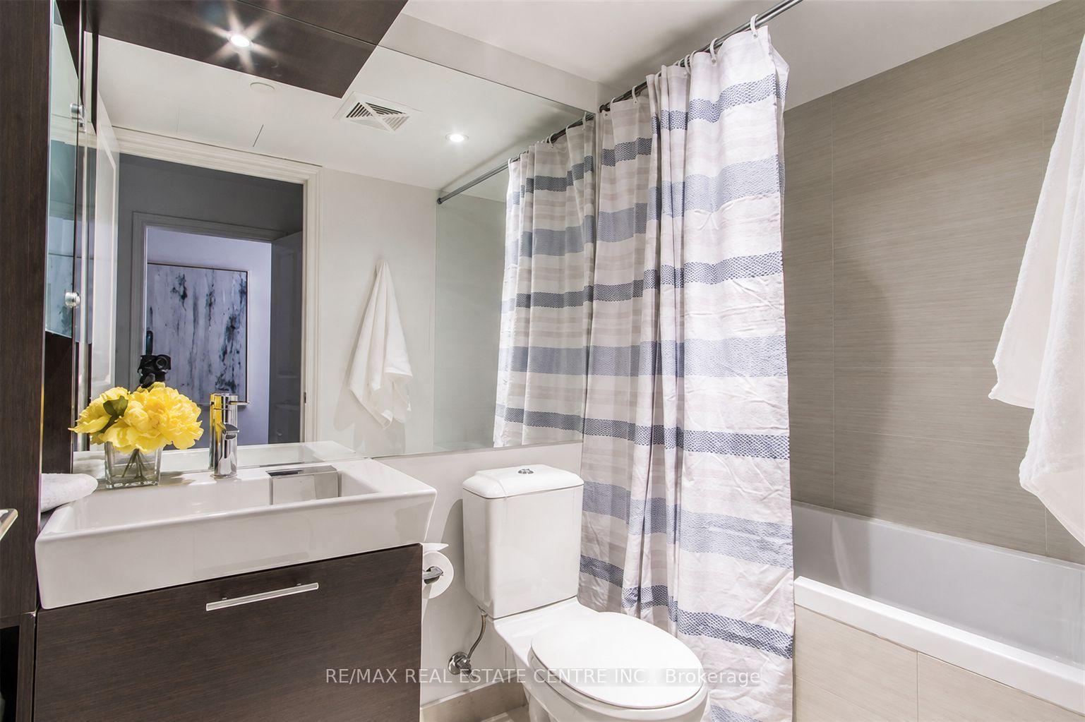 Photo 16 of Unit 5007, 386 Yonge Street, Toronto, Bay Street Corridor — HOMEH