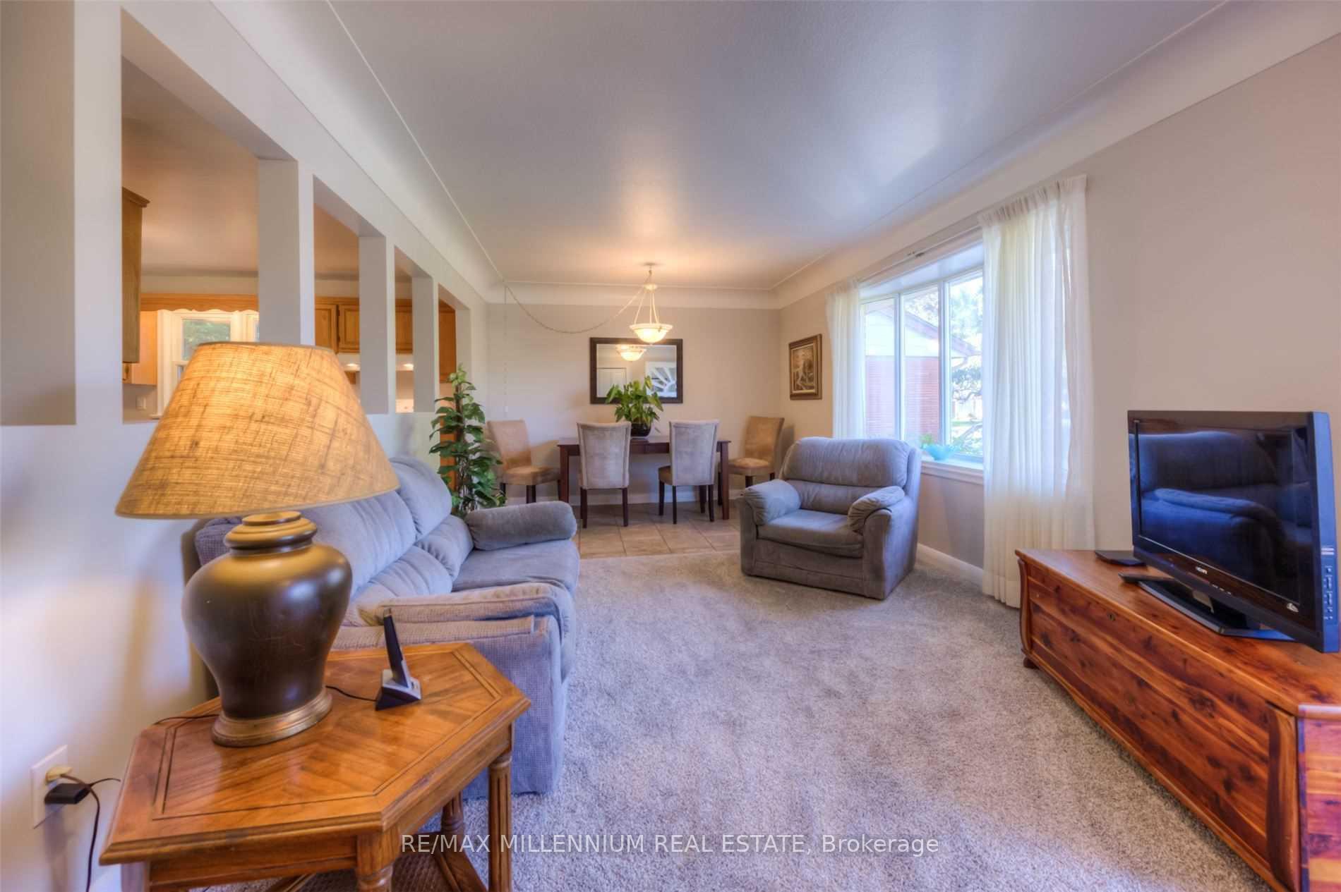 Photo 3 of 135 Byron Avenue, Kitchener, Vanier - Kitchener — HOMEH