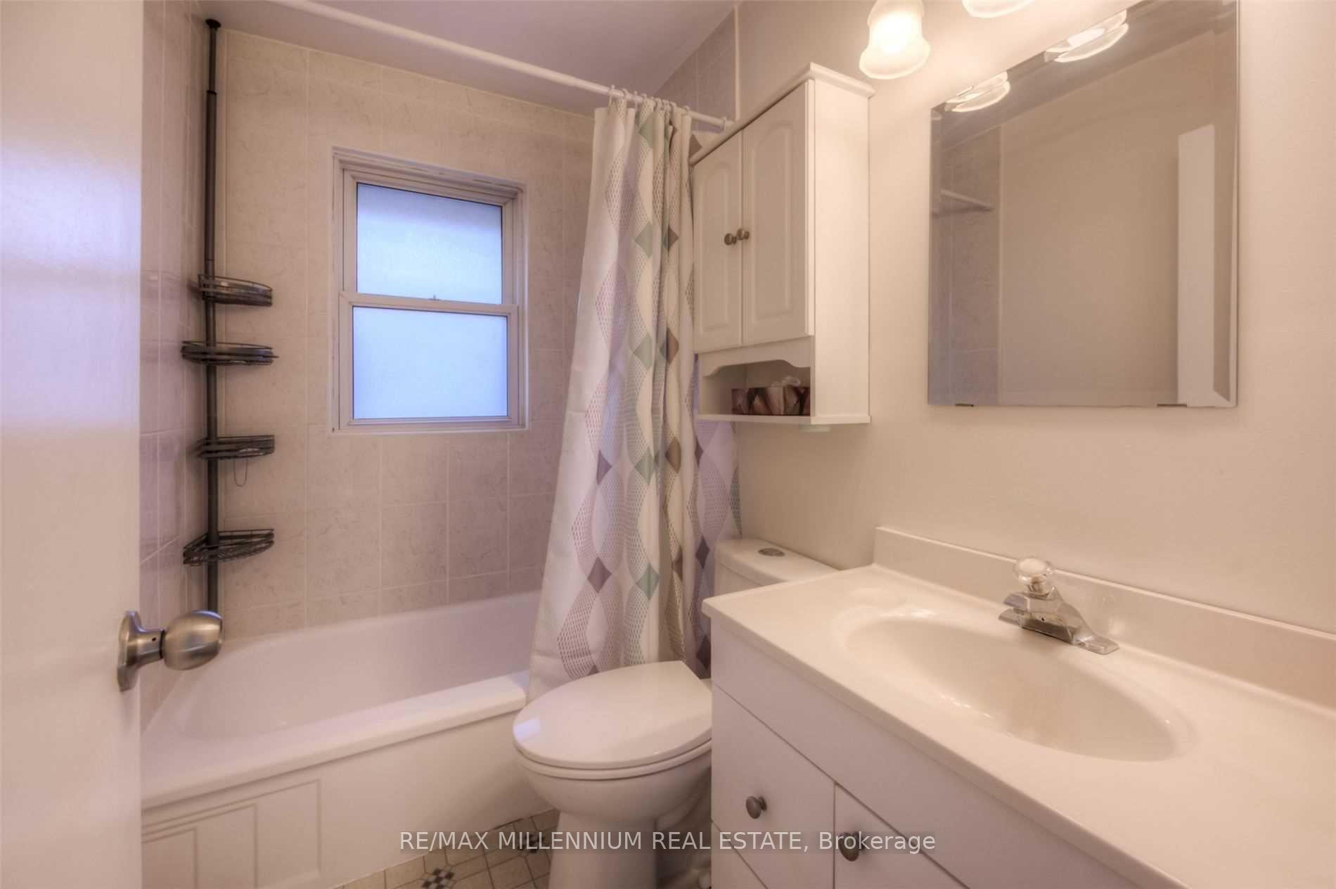 Photo 7 of 135 Byron Avenue, Kitchener, Vanier - Kitchener — HOMEH