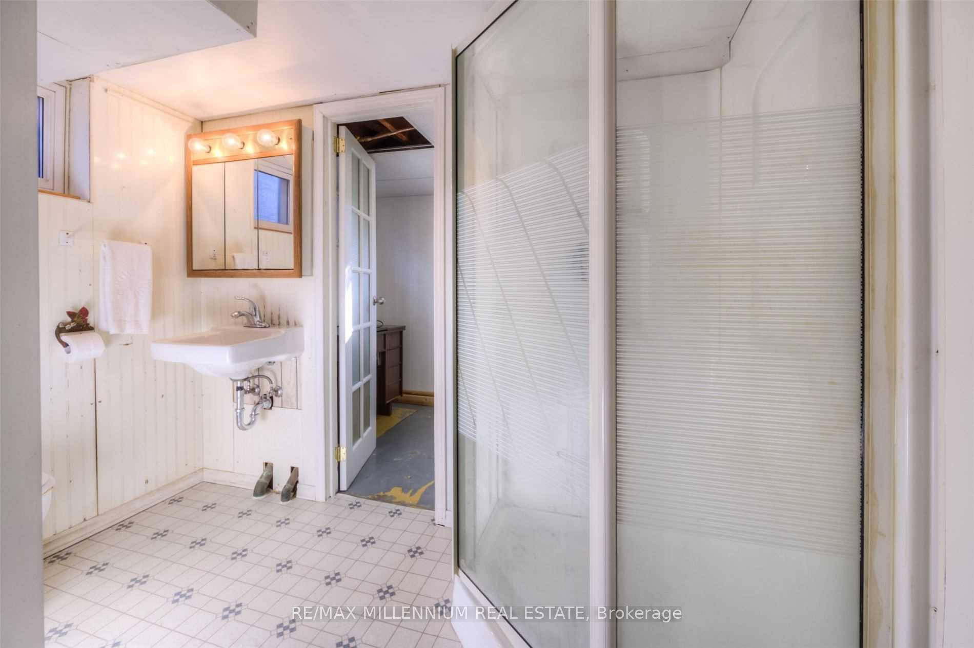 Photo 8 of 135 Byron Avenue, Kitchener, Vanier - Kitchener — HOMEH