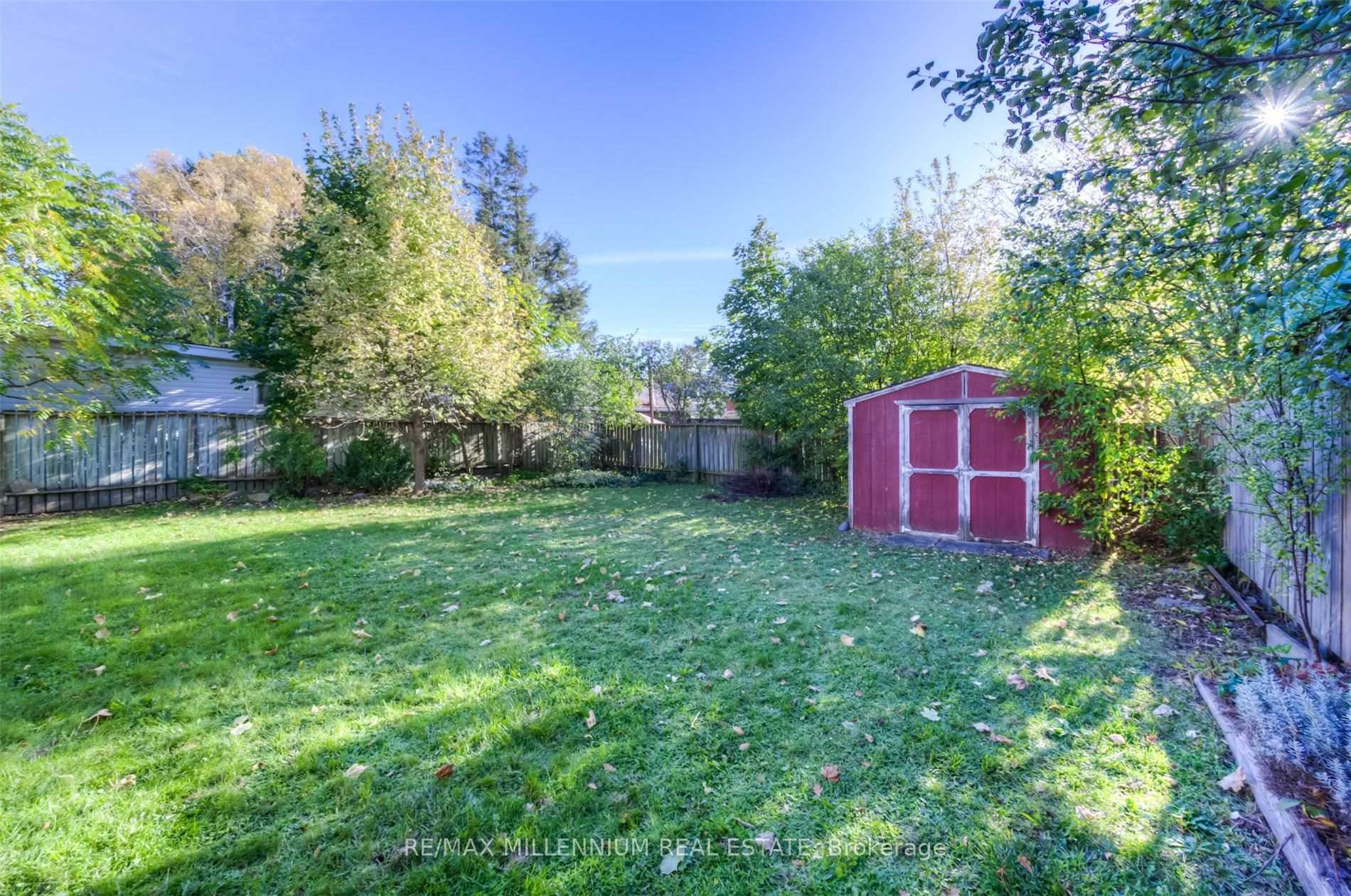 Photo 10 of 135 Byron Avenue, Kitchener, Vanier - Kitchener — HOMEH