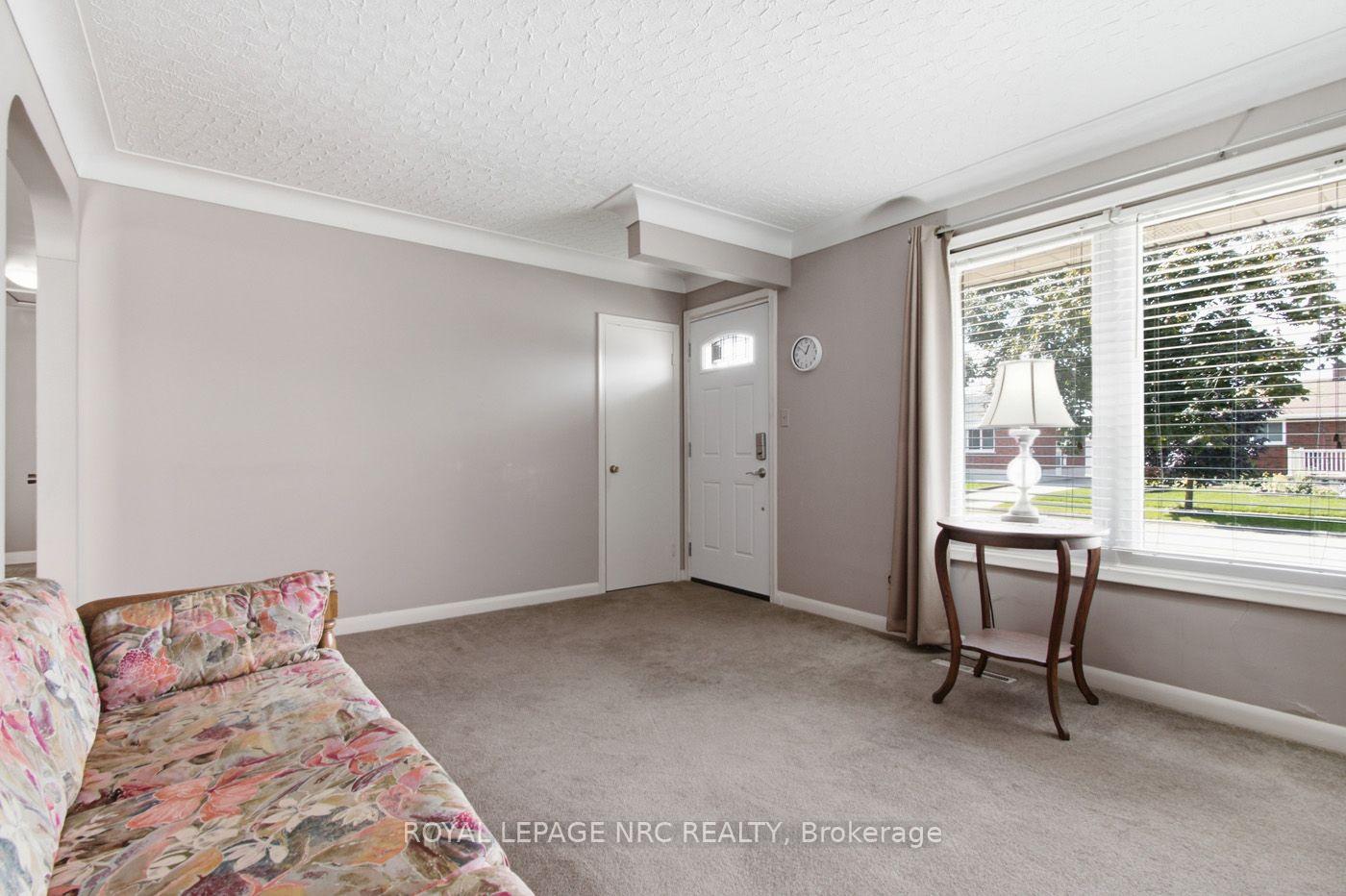 Photo 7 of 131 Joyce Avenue, Welland, Lincoln/Crowland — HOMEH
