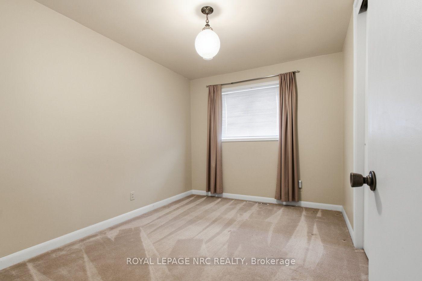 Photo 12 of 131 Joyce Avenue, Welland, Lincoln/Crowland — HOMEH
