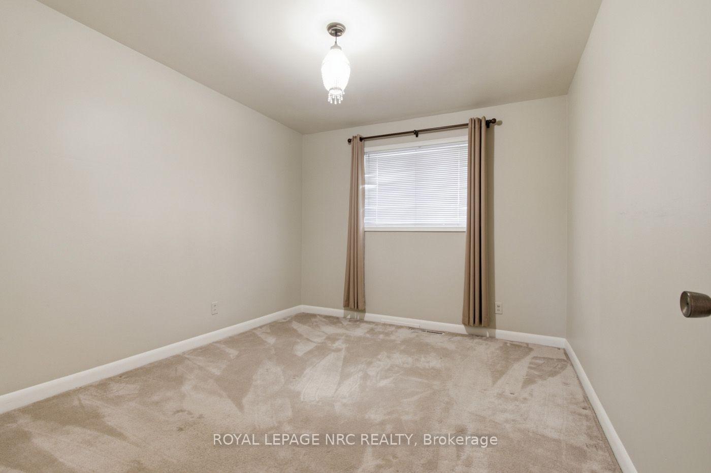 Photo 15 of 131 Joyce Avenue, Welland, Lincoln/Crowland — HOMEH