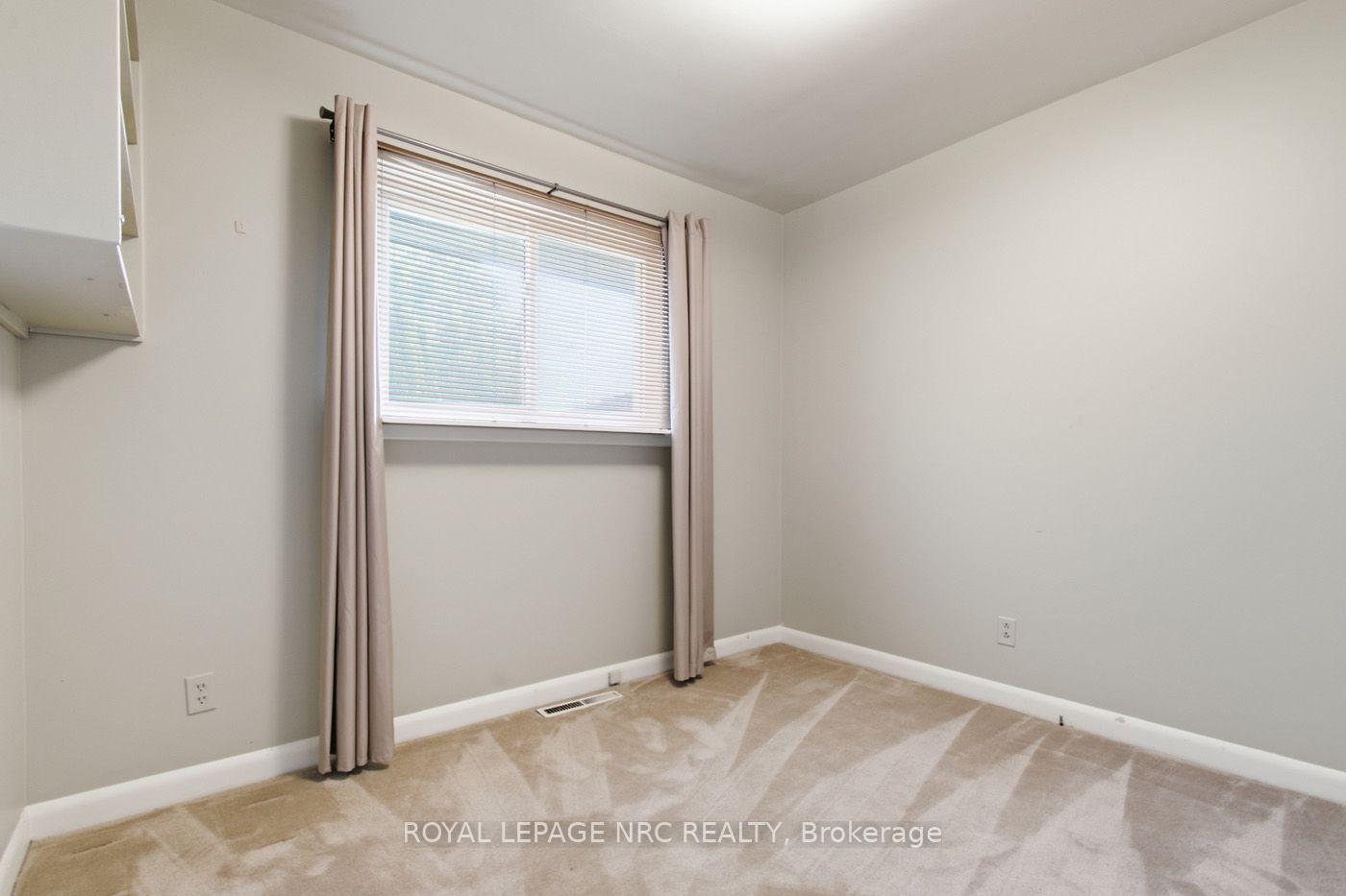 Photo 17 of 131 Joyce Avenue, Welland, Lincoln/Crowland — HOMEH