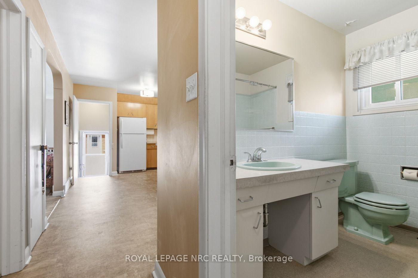 Photo 19 of 131 Joyce Avenue, Welland, Lincoln/Crowland — HOMEH