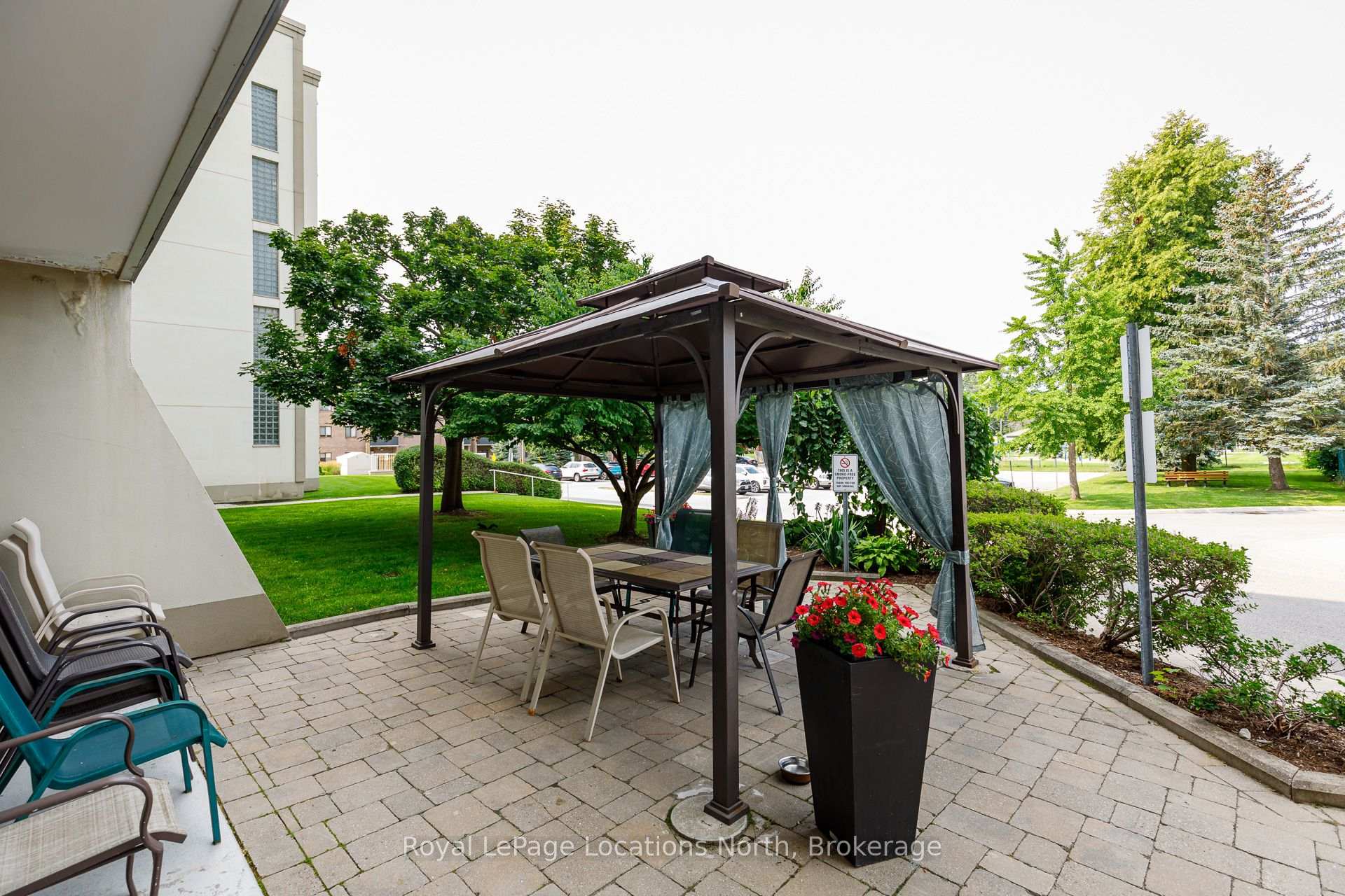 Photo 4 of Unit 406, 172 Eighth Street, Collingwood — HOMEH