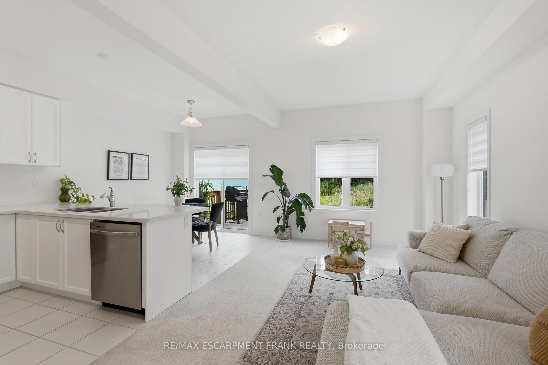 Photo 14 of Unit 68, 305 Garner Road W, Hamilton, Ancaster — HOMEH