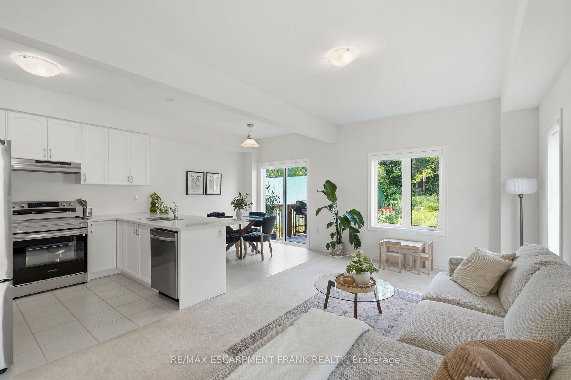 Photo 15 of Unit 68, 305 Garner Road W, Hamilton, Ancaster — HOMEH