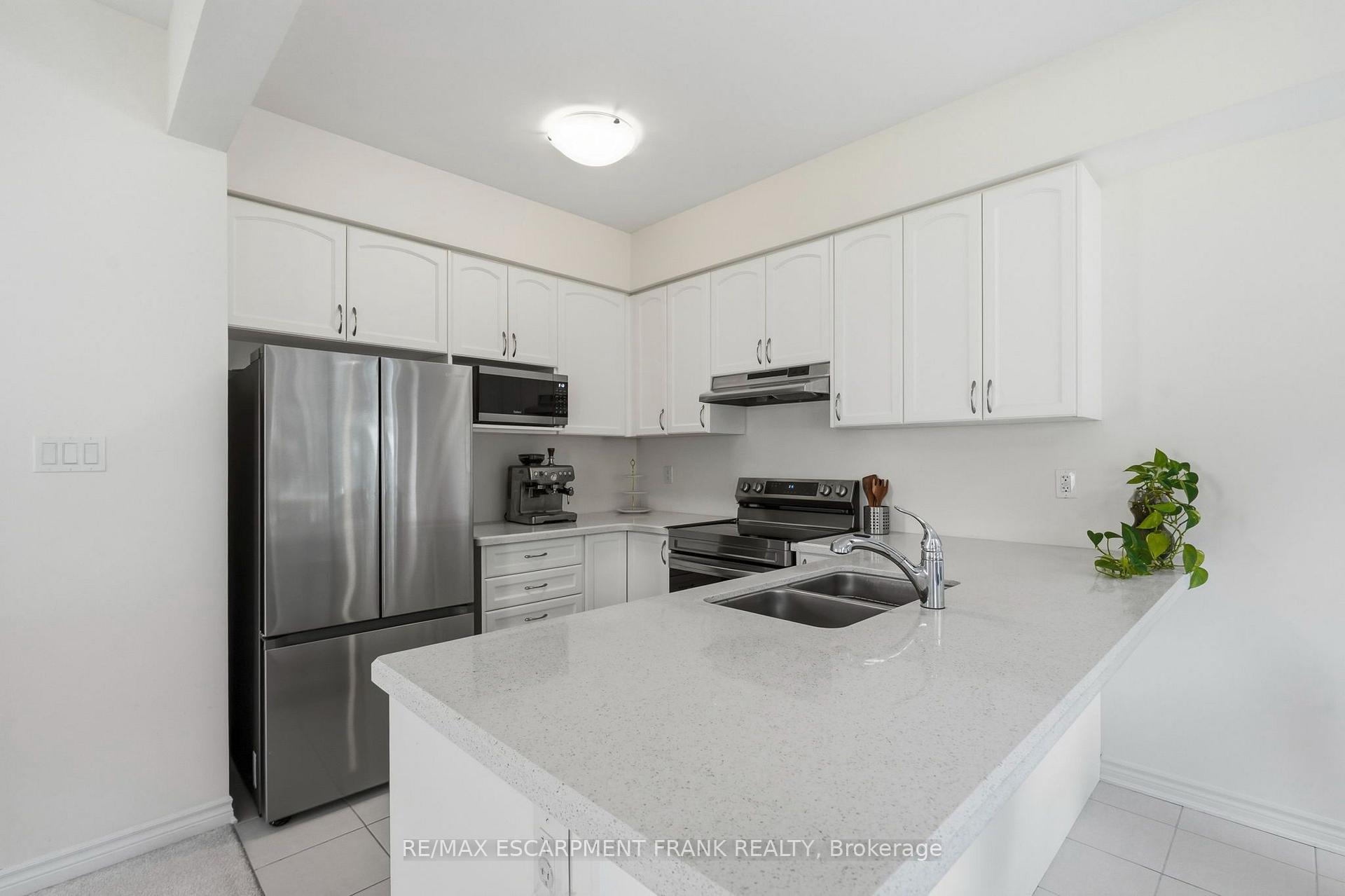 Photo 18 of Unit 68, 305 Garner Road W, Hamilton, Ancaster — HOMEH